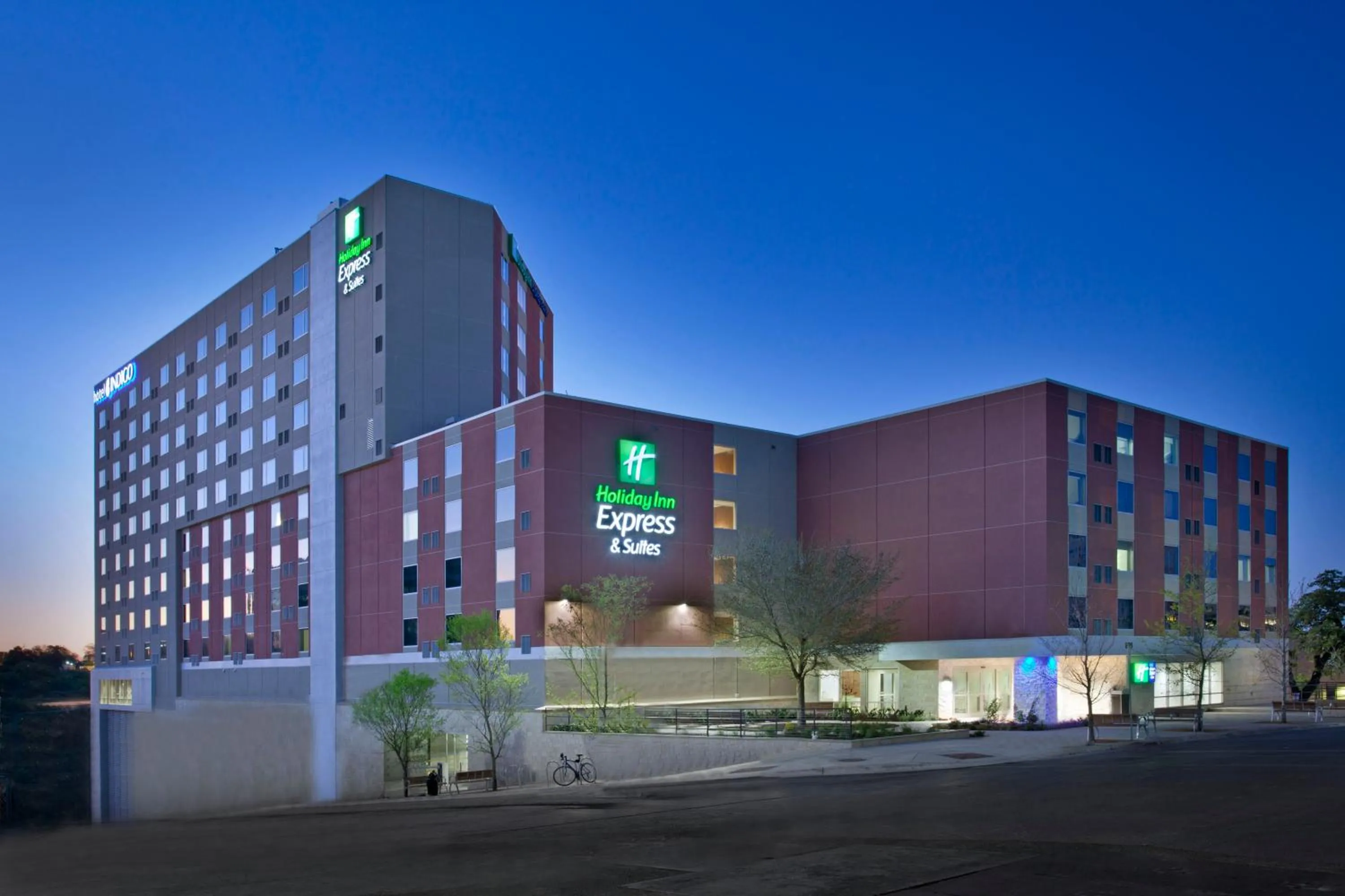 Property building in Holiday Inn Express Hotel & Suites Austin Downtown - University by IHG