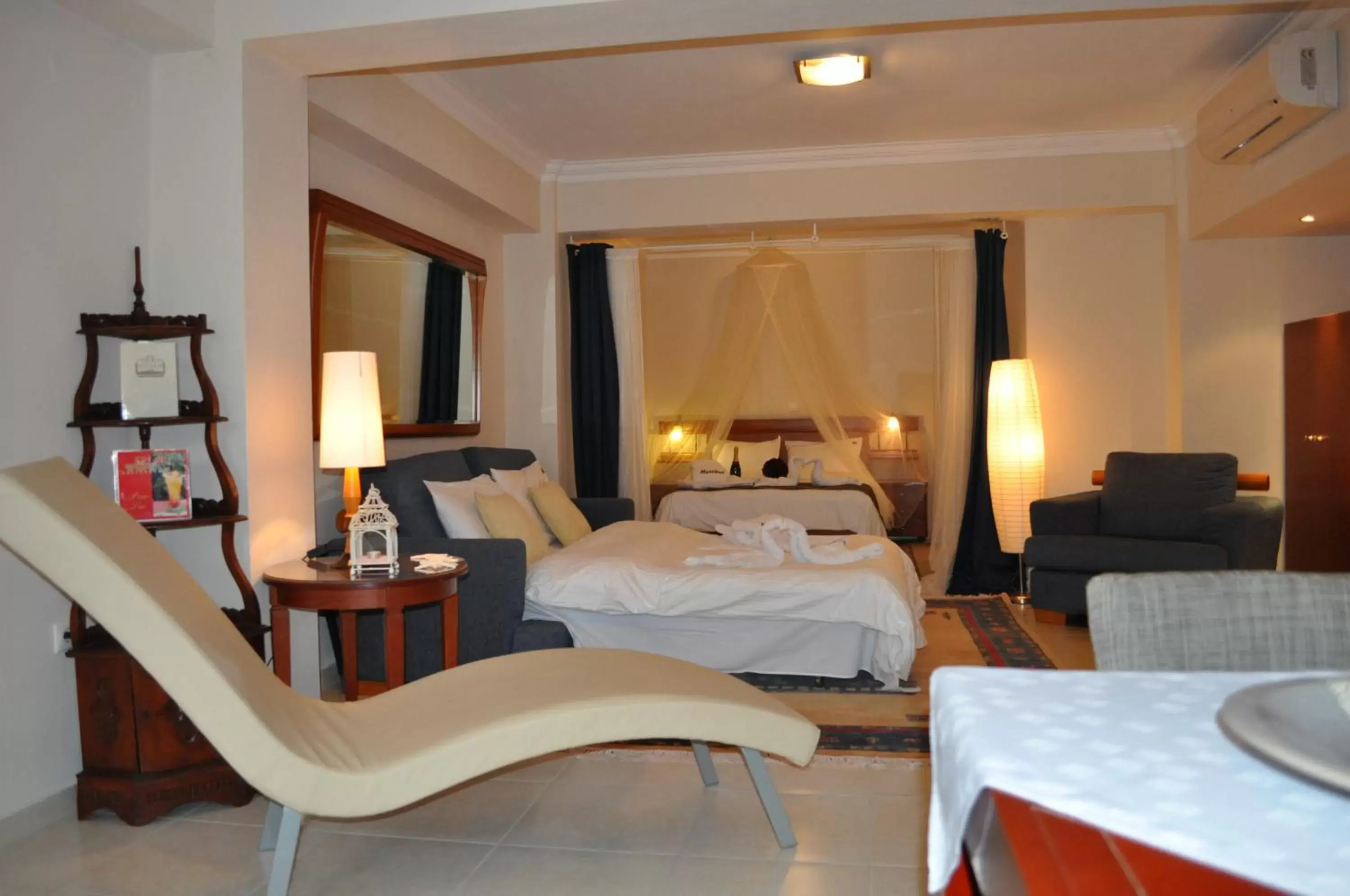 Big Family Room in Metsikas Residence Big Family Room in Metsikas Residence