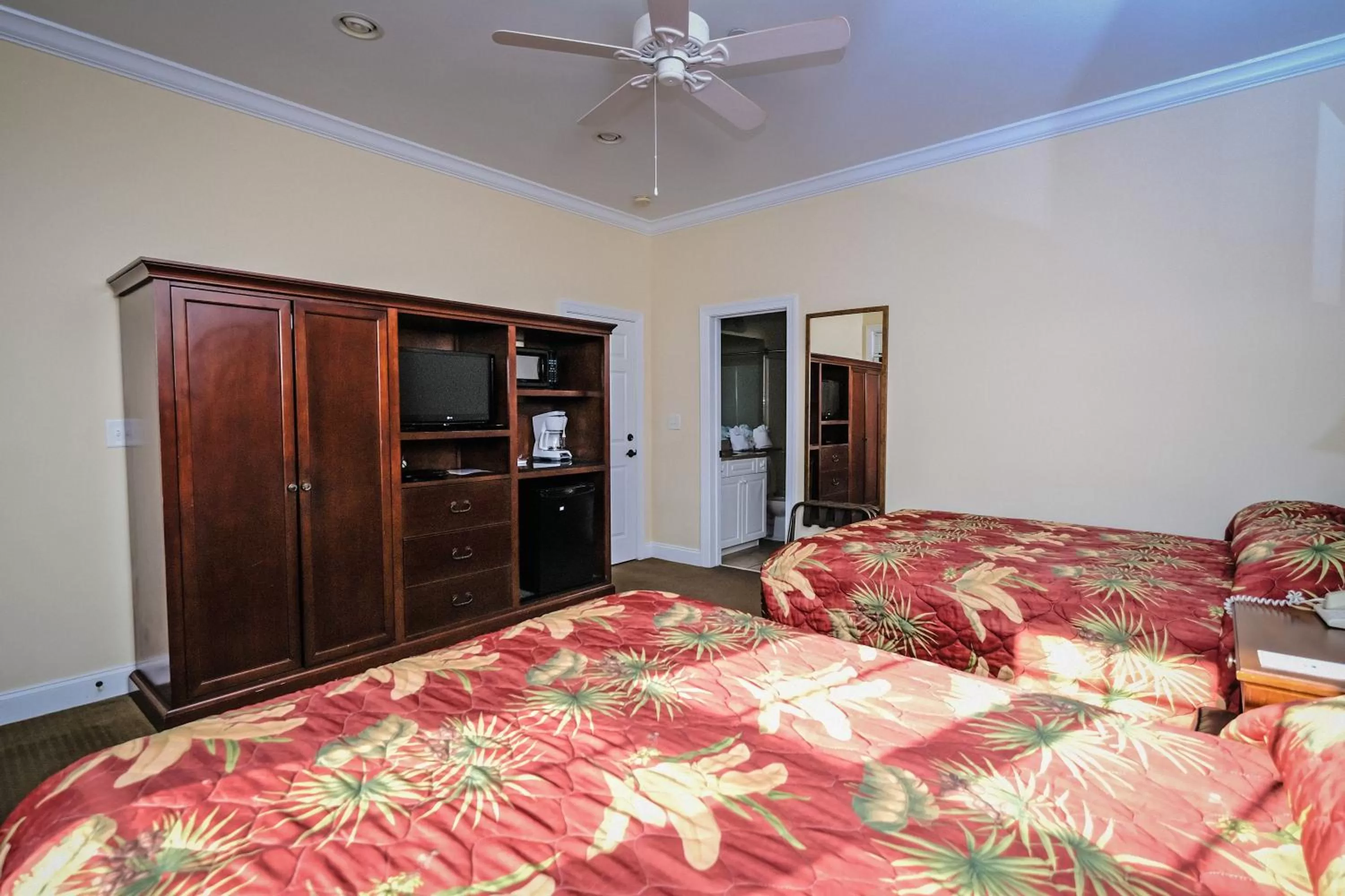 Bedroom, Bed in Litchfield Beach & Golf Resort