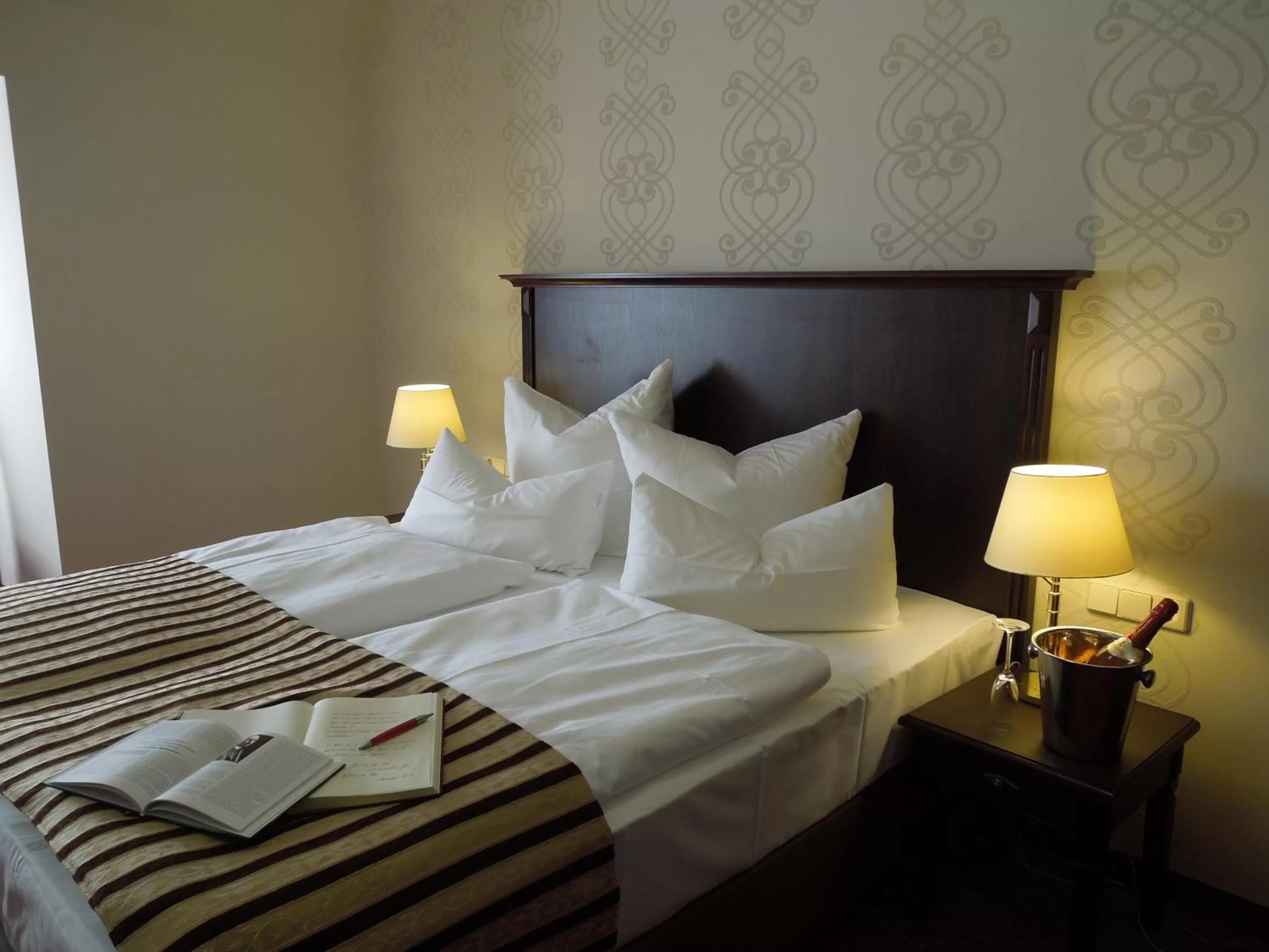 Bed in Hotel Mutiger Ritter