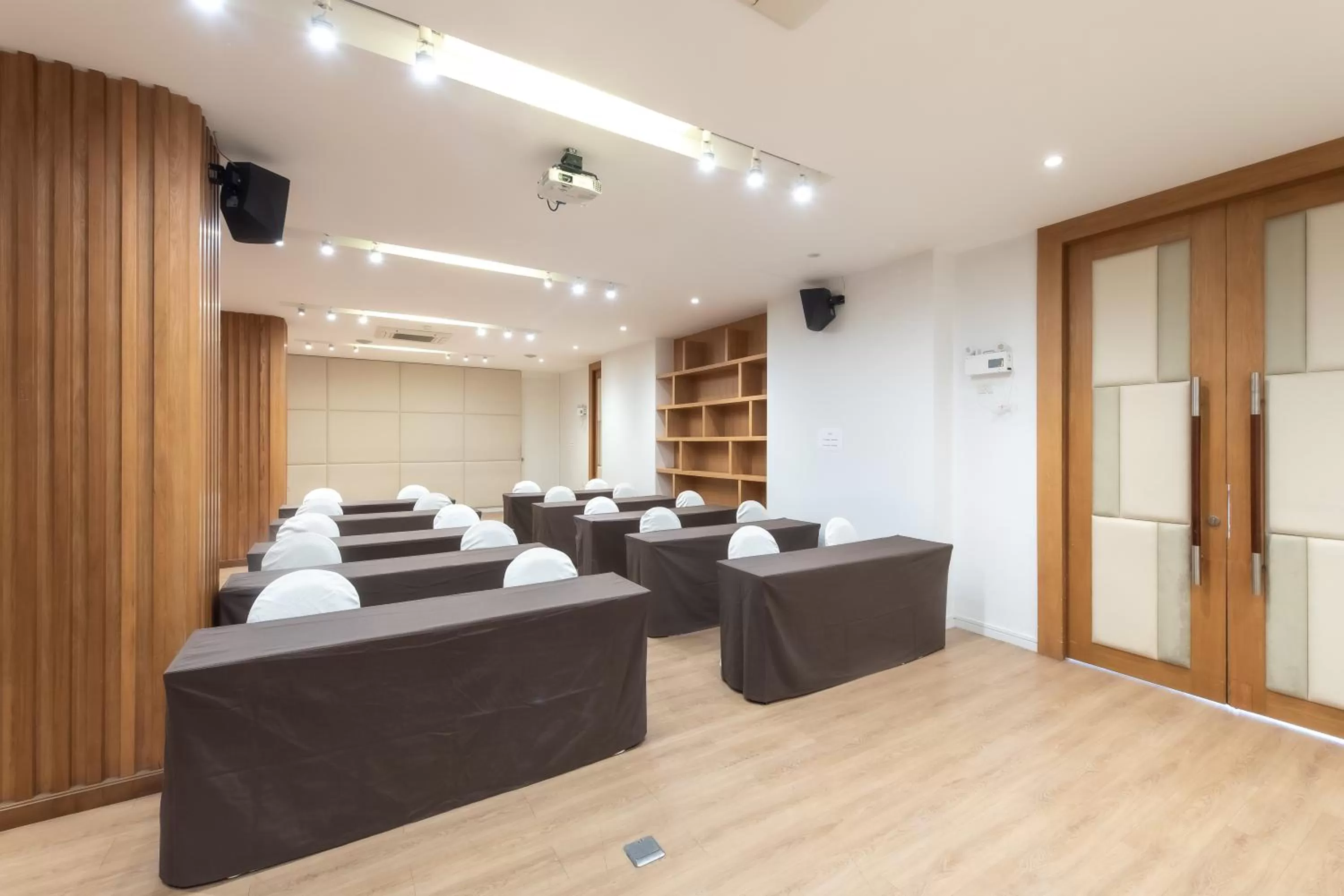 Meeting/conference room in The Proud Exclusive Hotel-SHA Plus