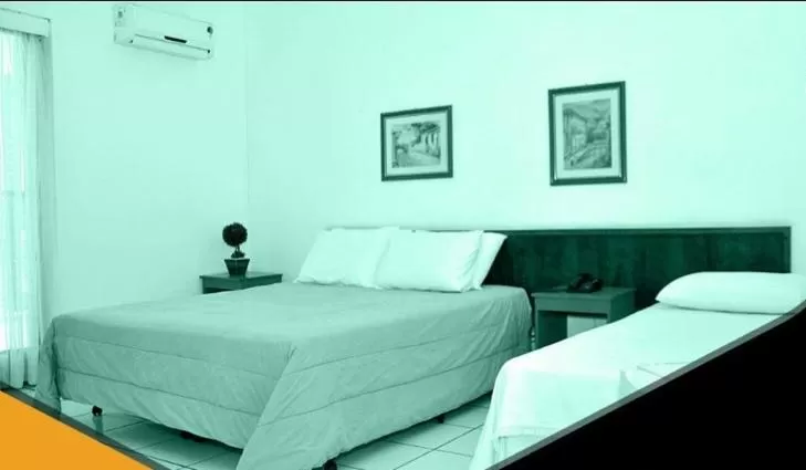 Standard Double or Twin Room with Balcony in Hotel Dourado