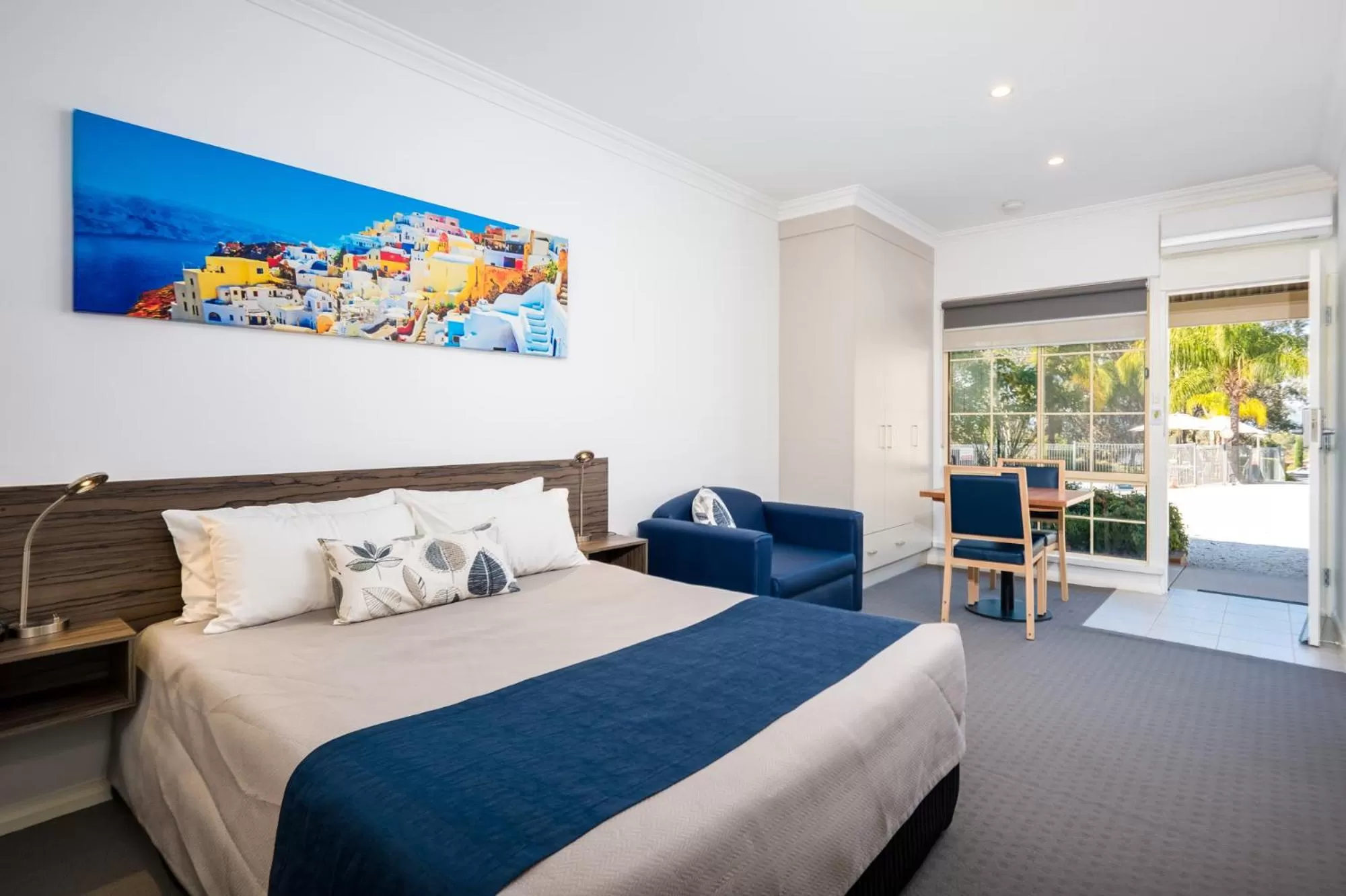 Photo of the whole room, Bed in Commercial Golf Resort