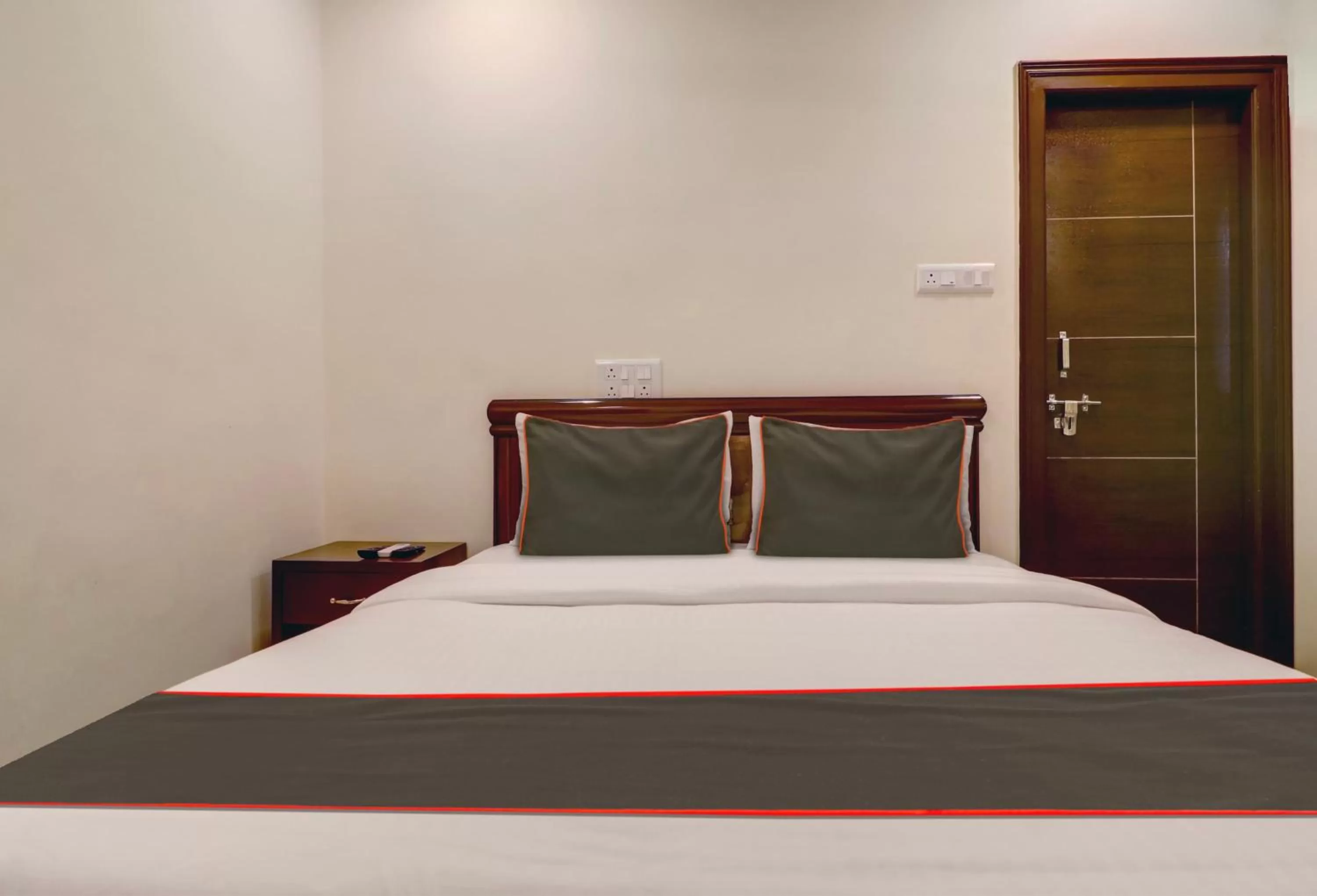 Bedroom, Bed in Super OYO Collection O Halcyon Madhapur