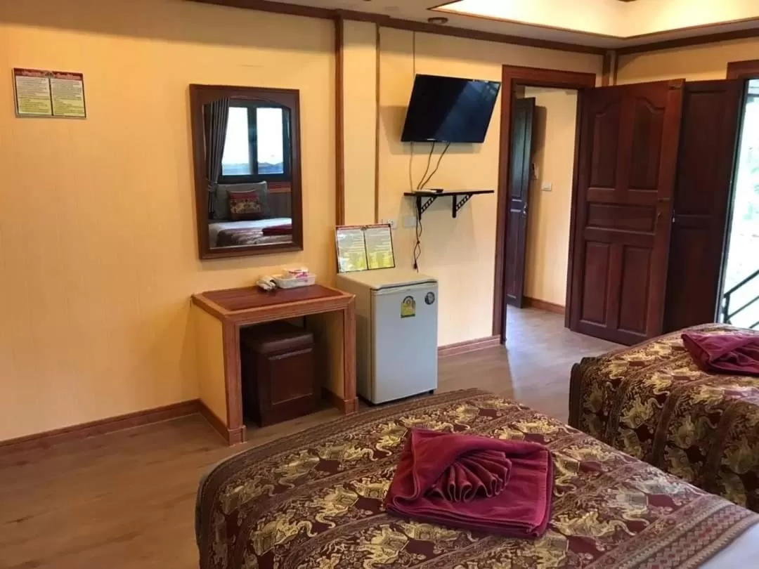 Bed in Khaosok Rainforest Resort