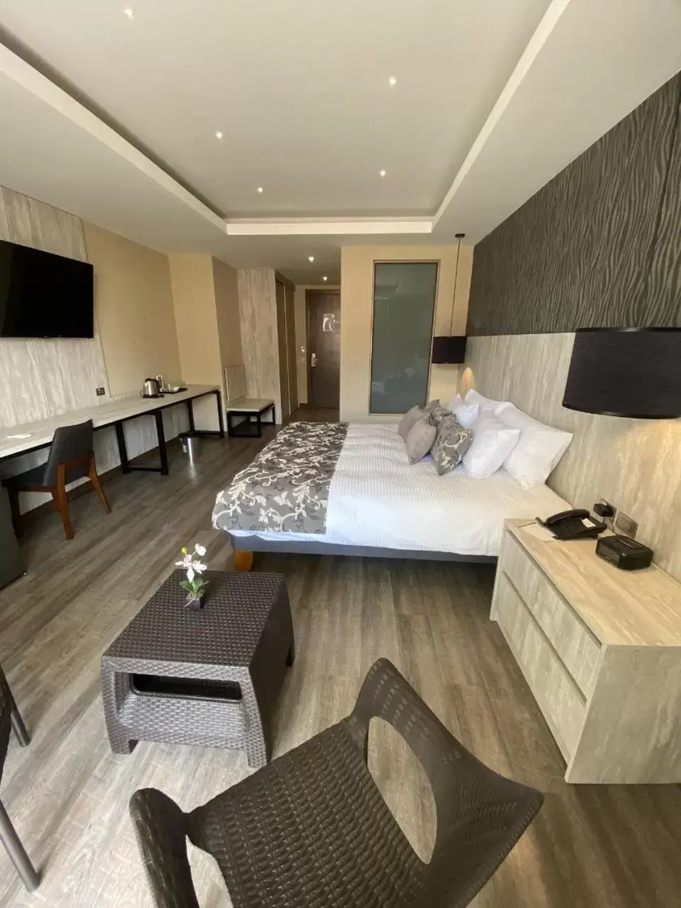 Deluxe King Suite in Hotel Catena Deluxe King Suite in Hotel Catena