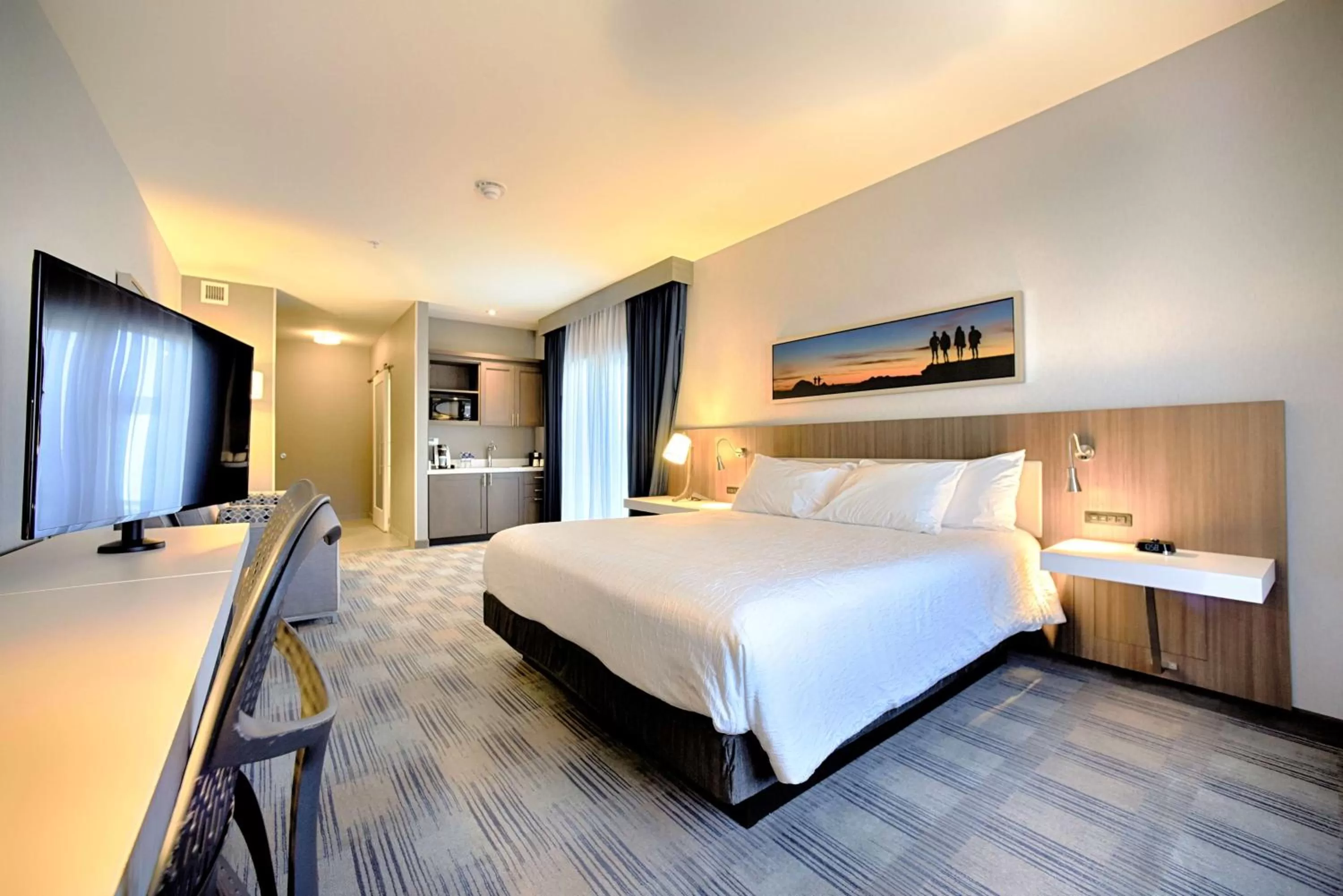 Bedroom, Bed in Hilton Garden Inn Santa Barbara/Goleta