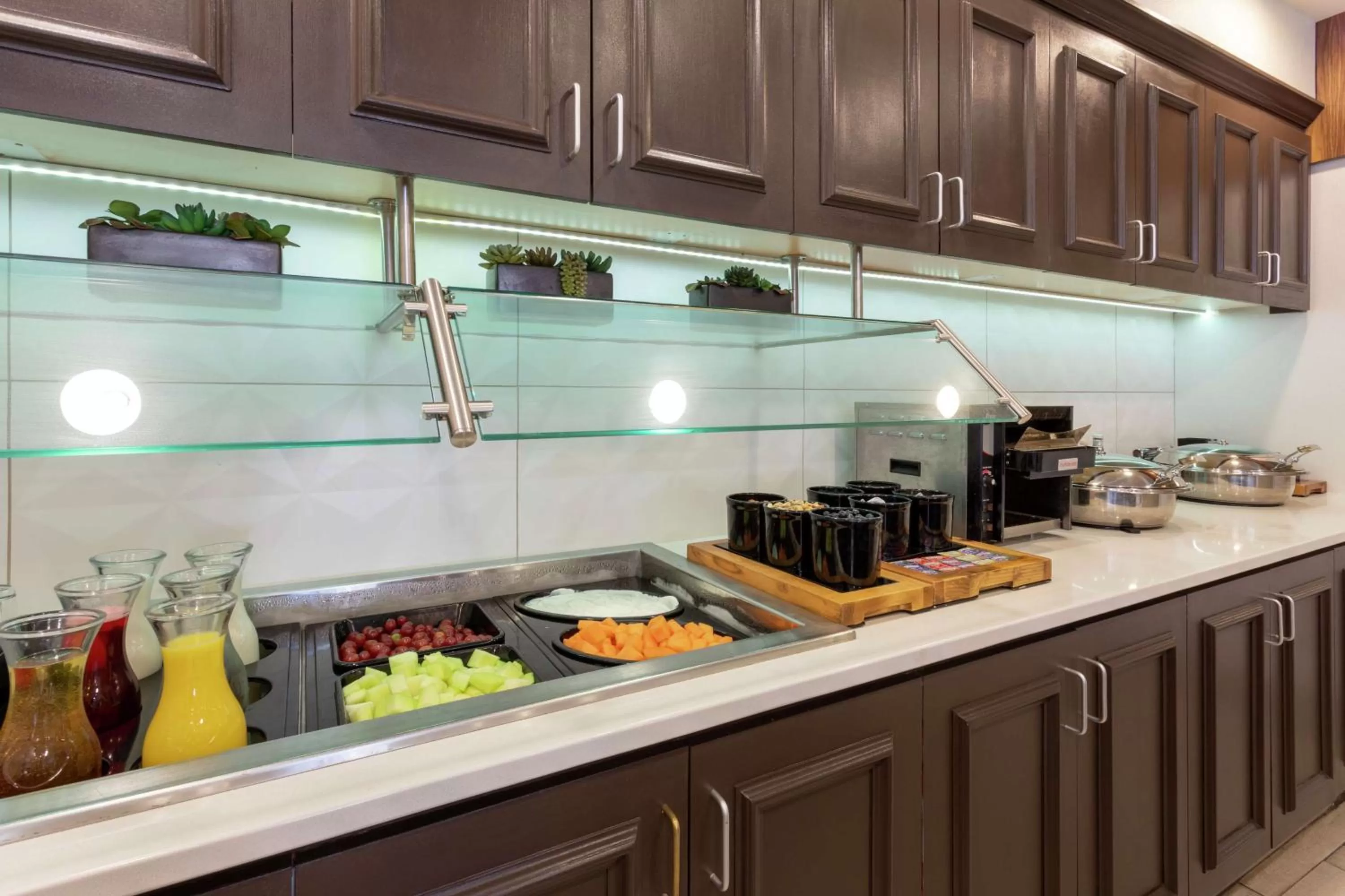 Breakfast in Hilton Garden Inn Minneapolis/Bloomington