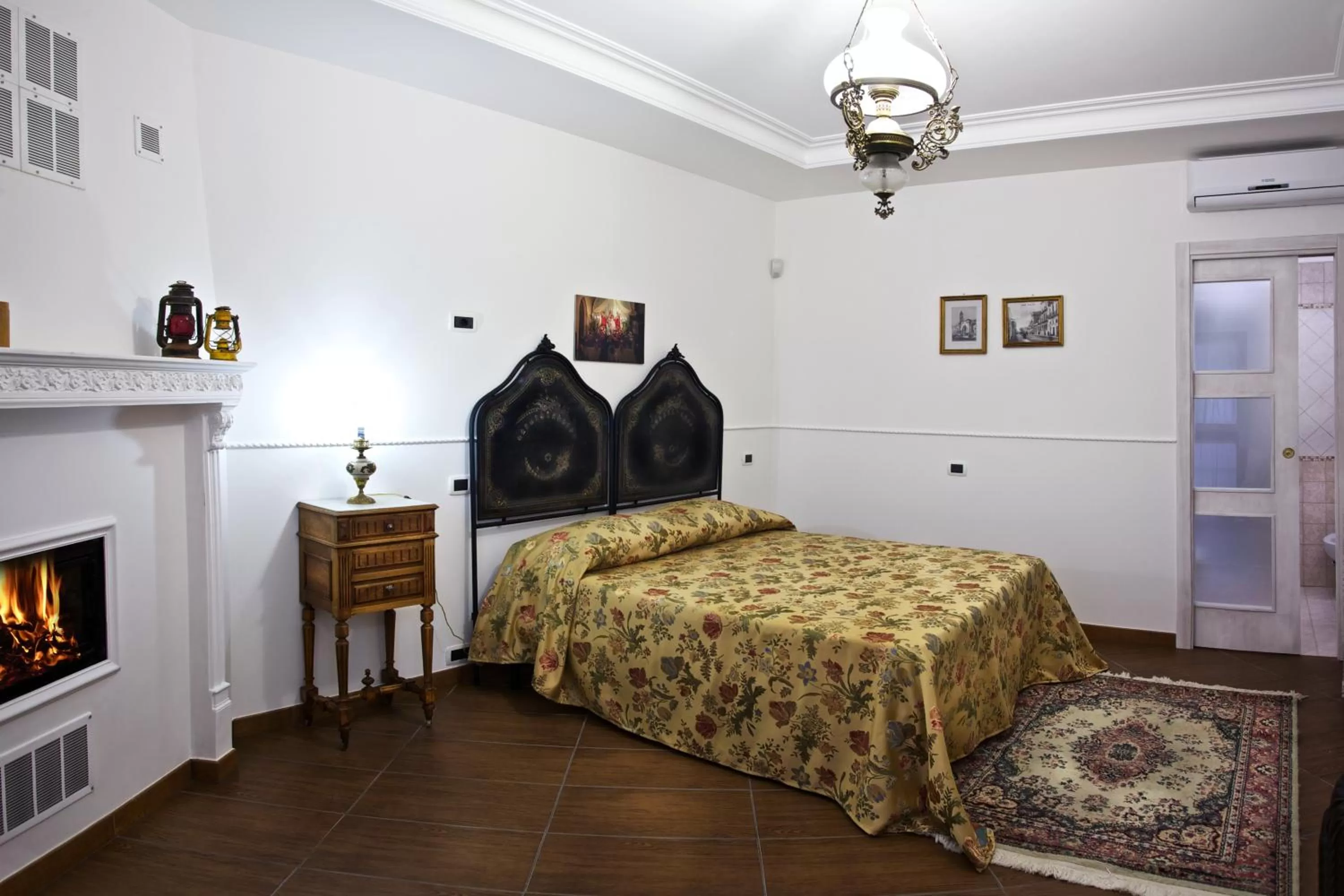 Shower, Bed in B&B Barletta Acasamia con Parcheggio Privato