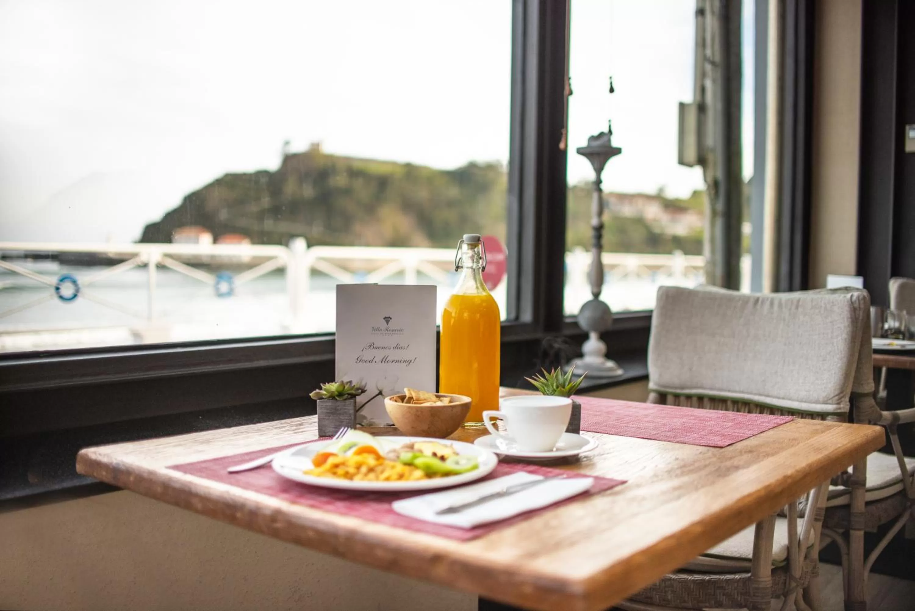 Breakfast in Hotel Villa Rosario II, Edificio Moderno