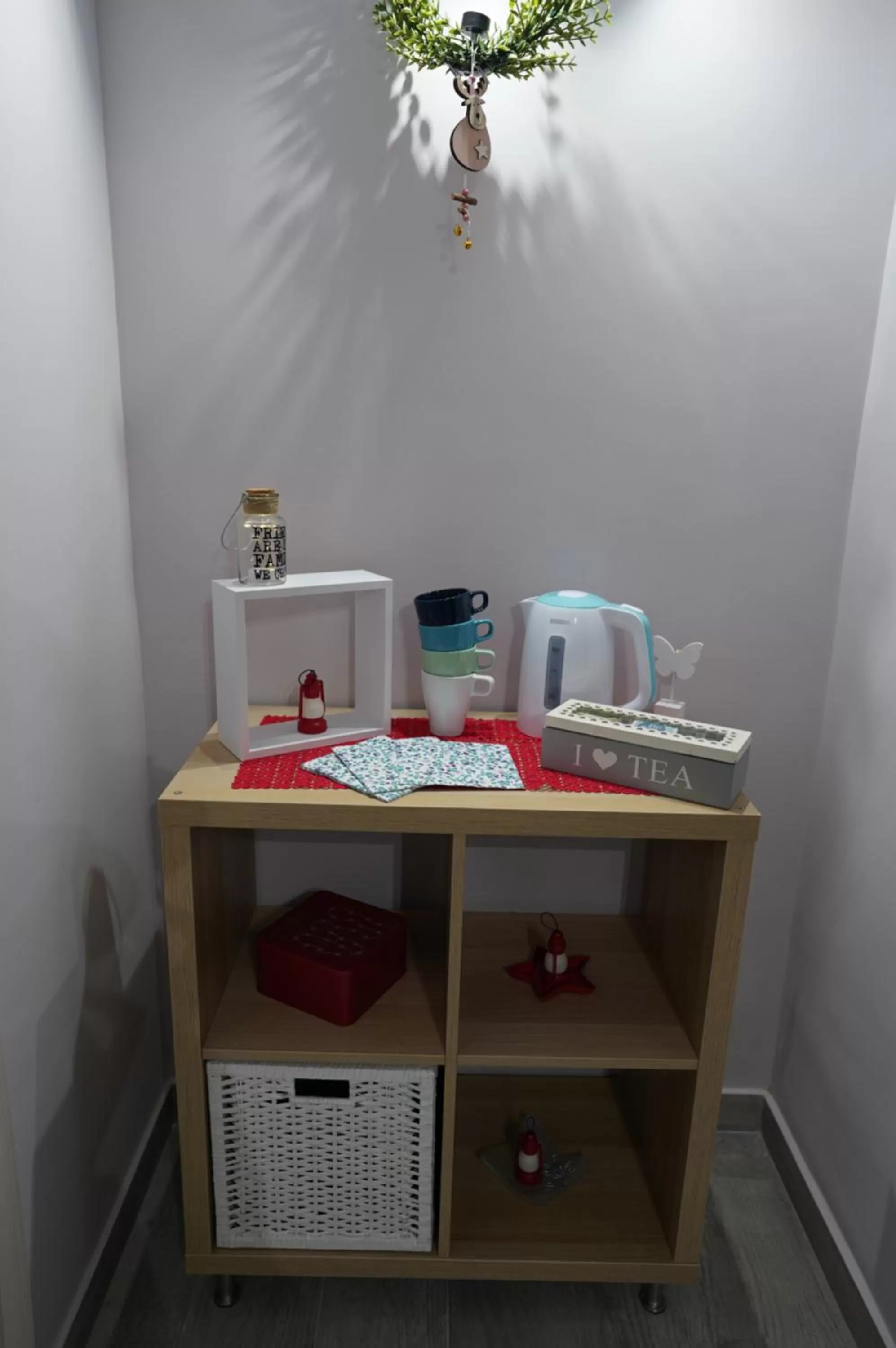 Coffee/tea facilities in Cristal Home