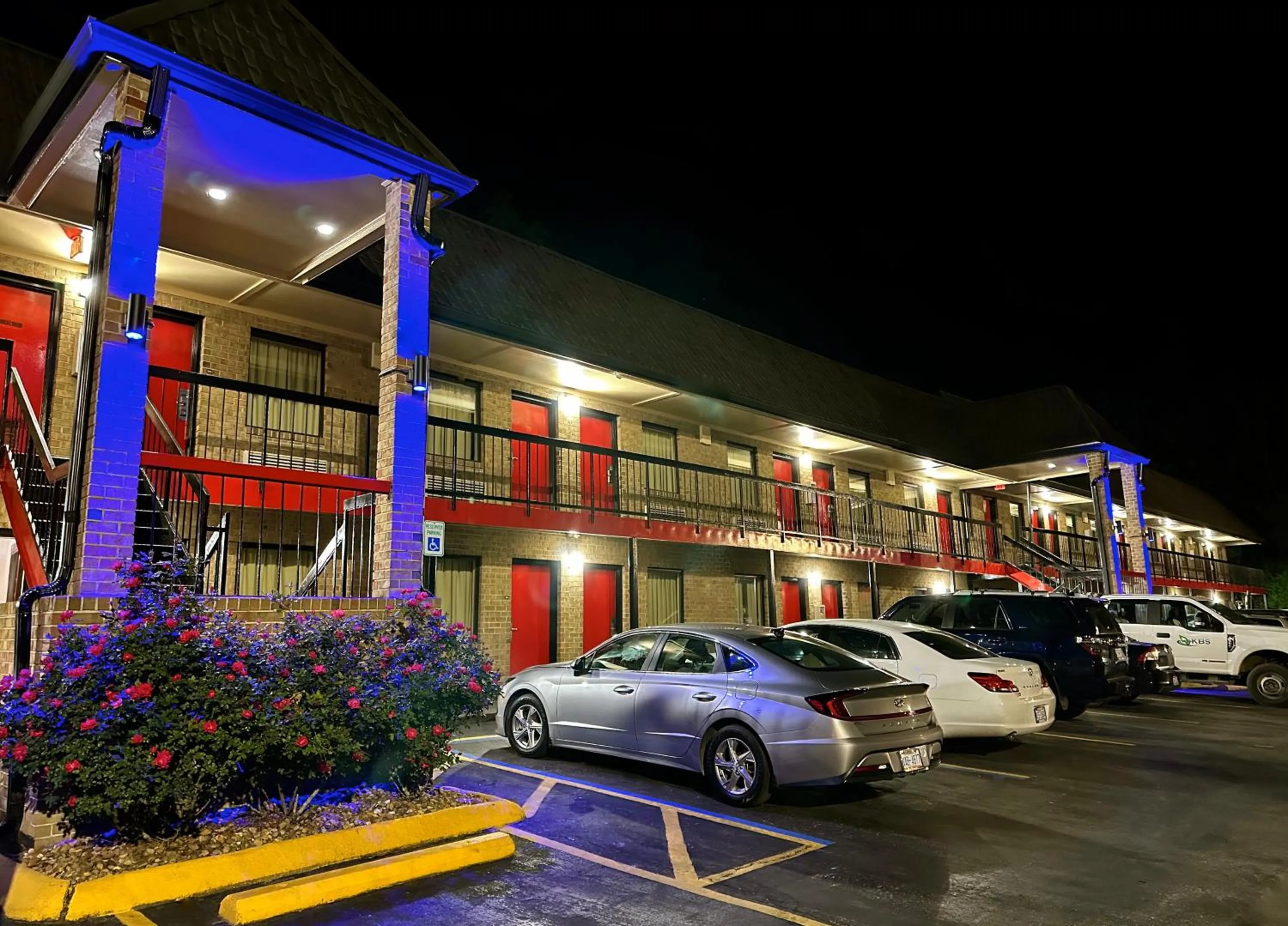 Property building in Travelers Inn Elizabeth City