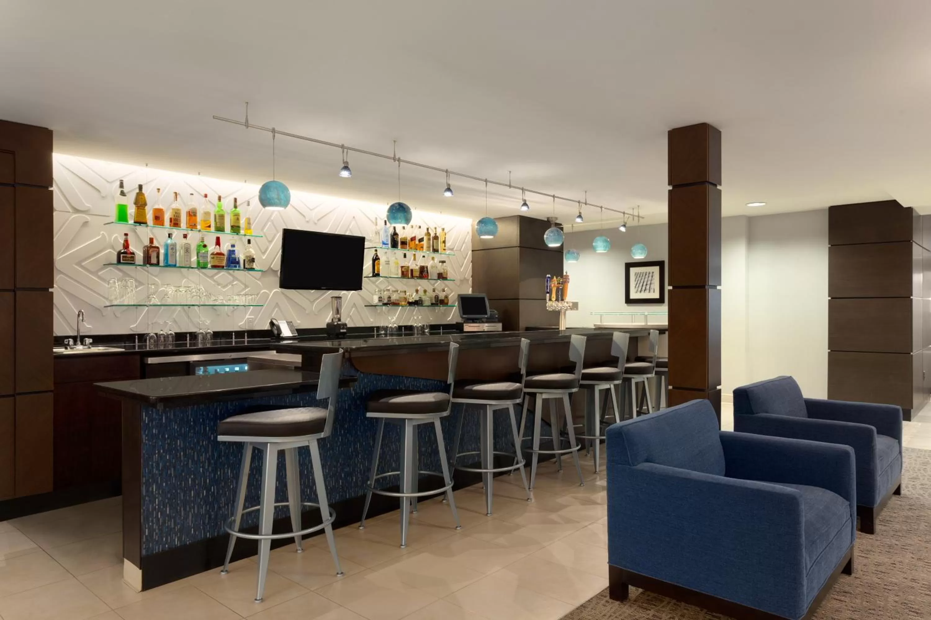 Lounge or bar in Wingate Slidell New Orleans