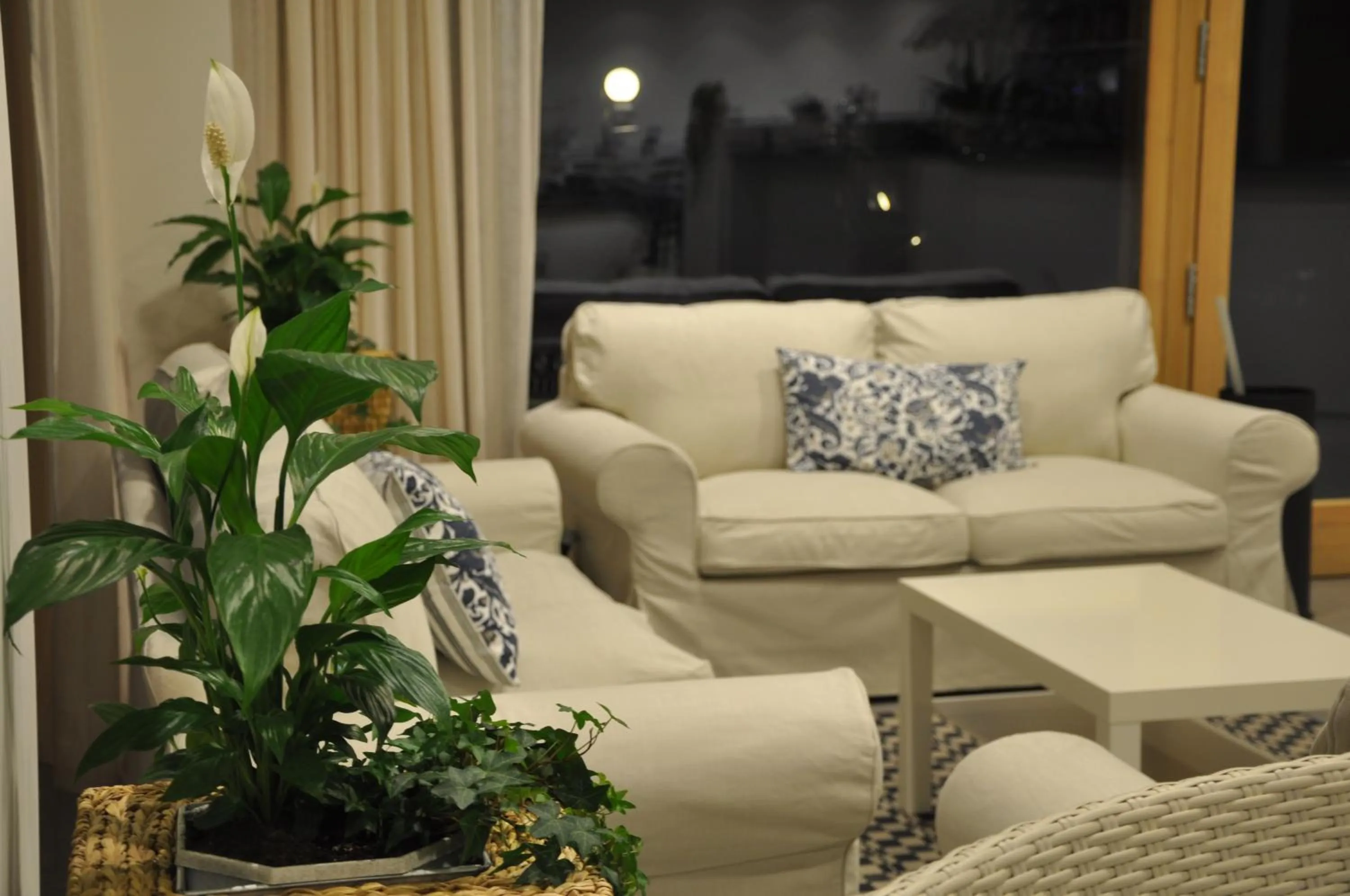 Communal lounge/ TV room in Tullio Hotel