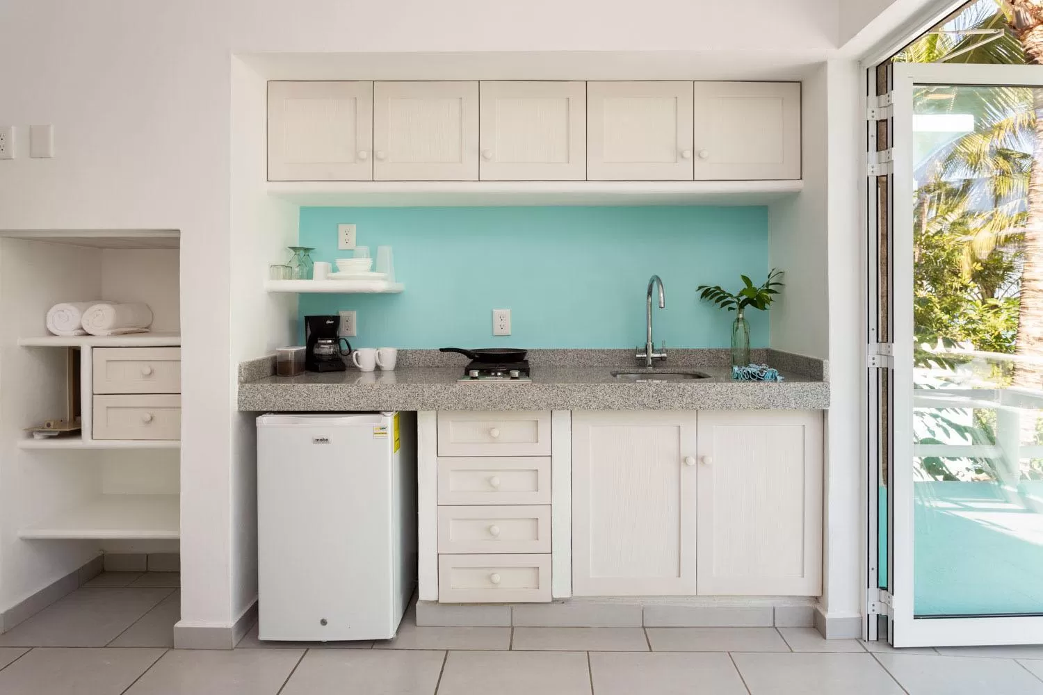 Kitchen or kitchenette in AzulPitaya Beach Front Hotel in Sayulita