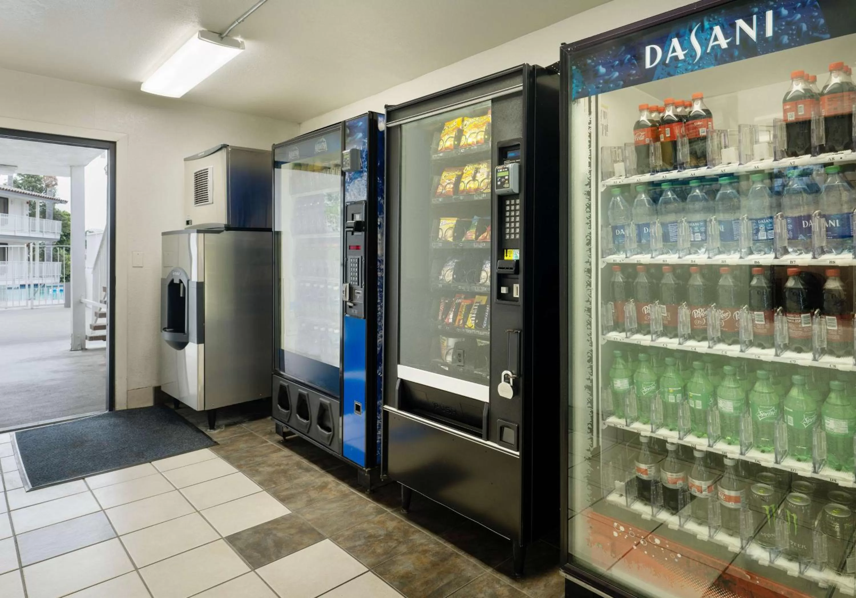 Property building in Motel 6-Camarillo, CA