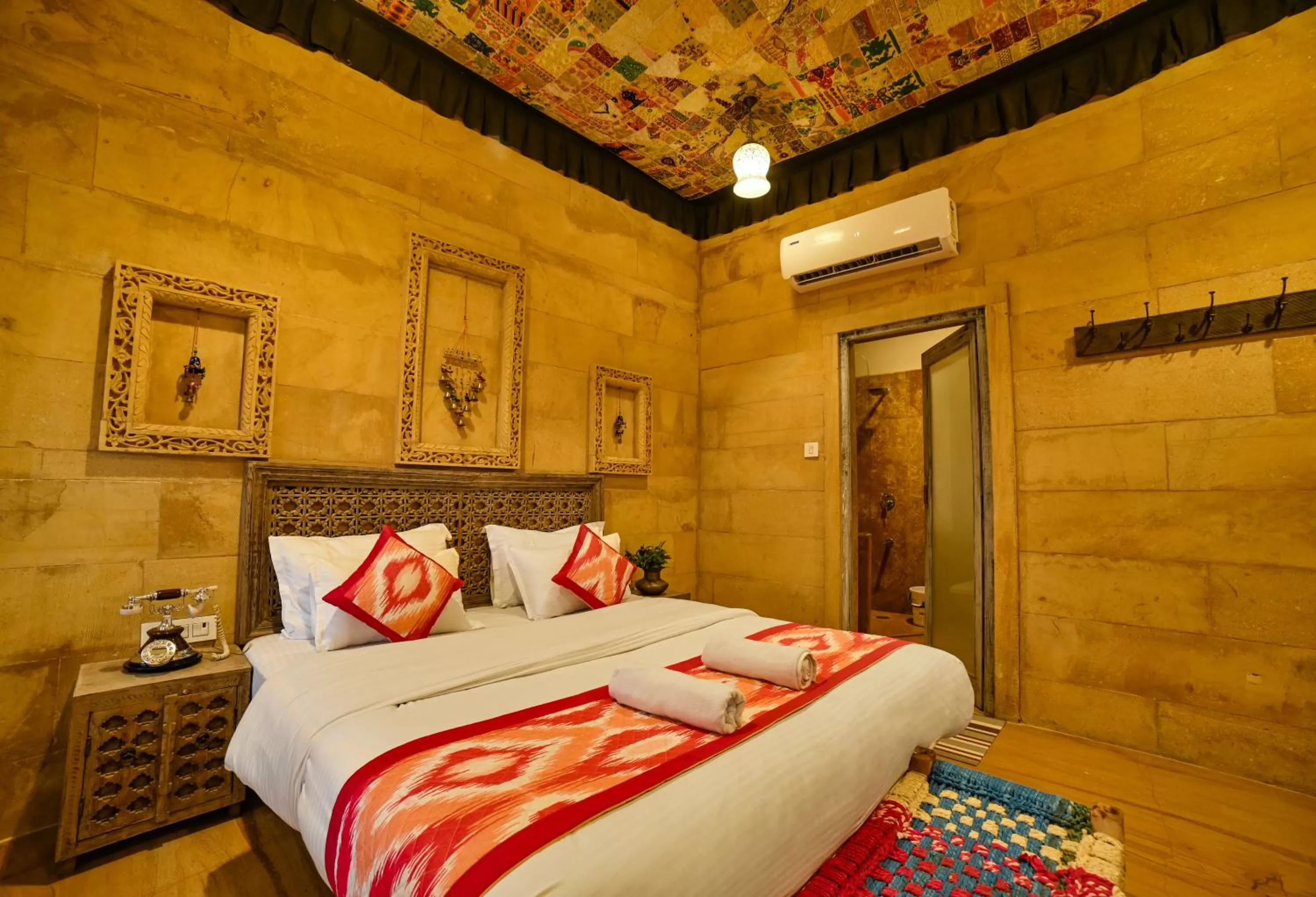 Photo of the whole room, Bed in Garh Meera - A Sensational Boutique Hotel