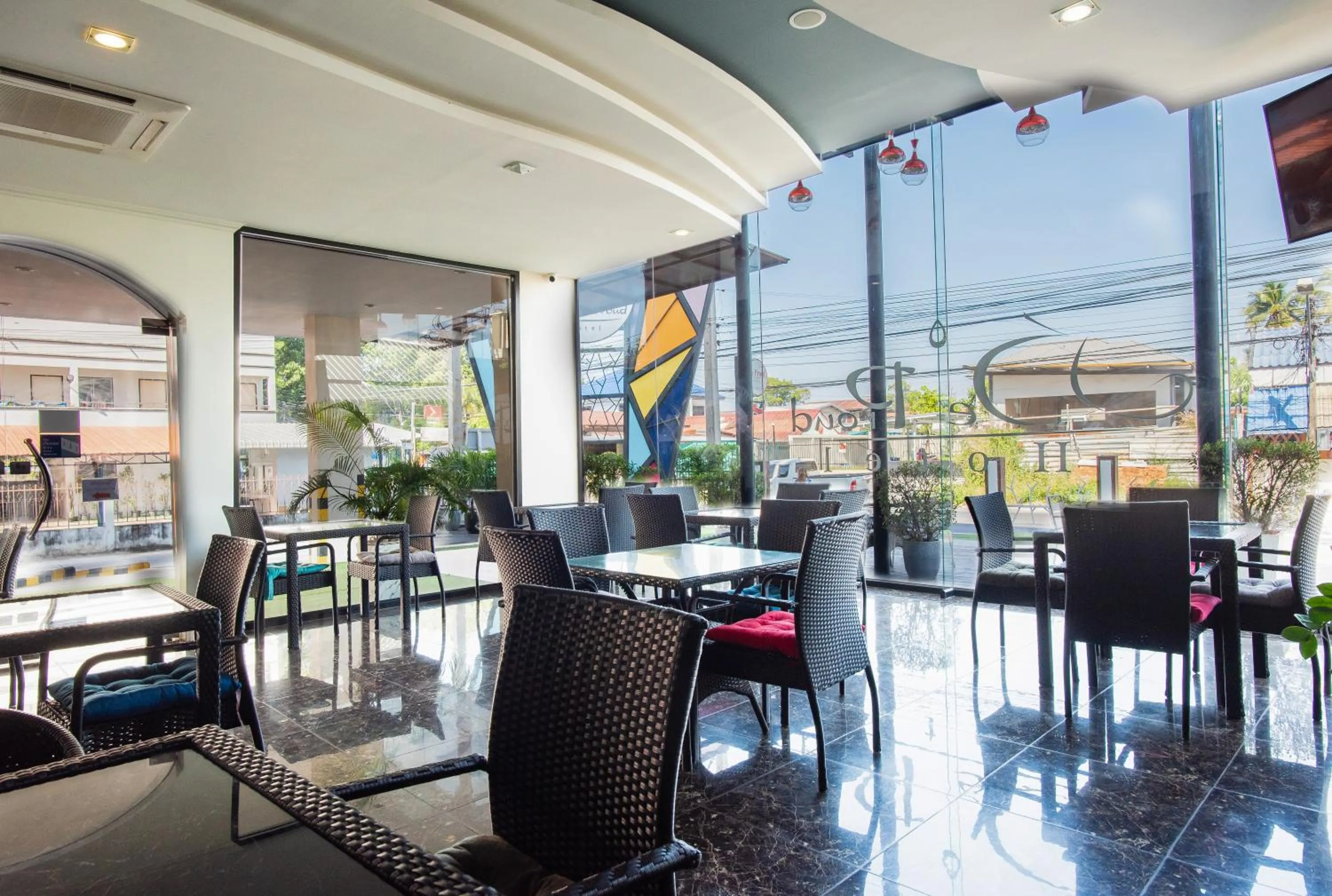 Restaurant/places to eat in The Proud Hotel