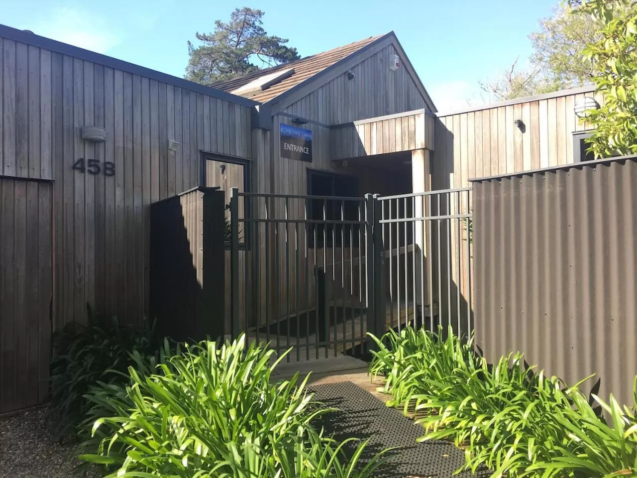Facade/entrance, Property Building in On The River