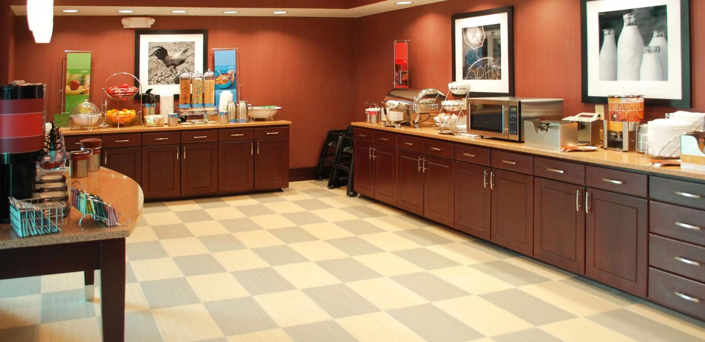 Dining area in Hampton Inn & Suites Denver/Highlands Ranch