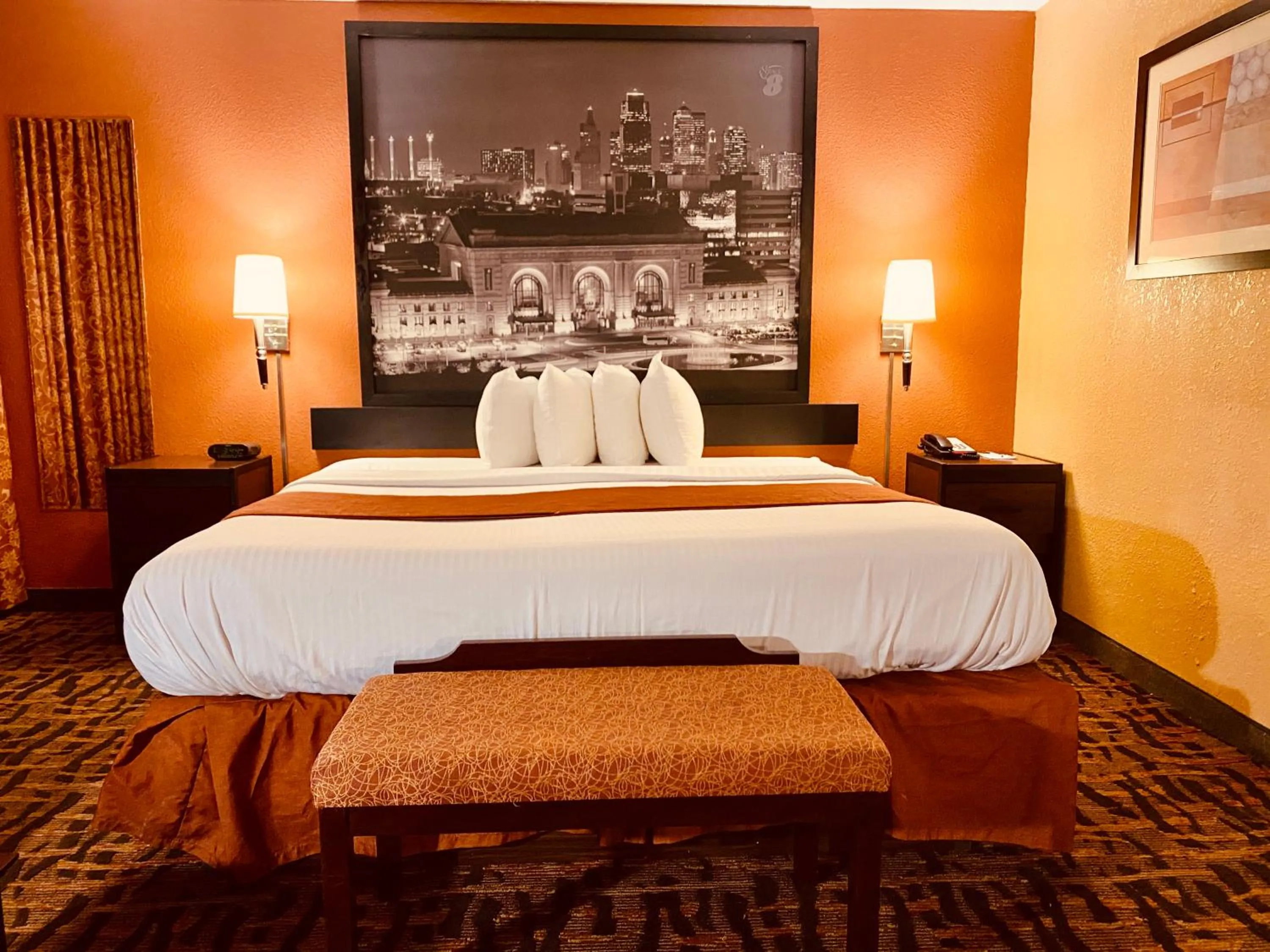 Super 8 by Wyndham Lawrence KU