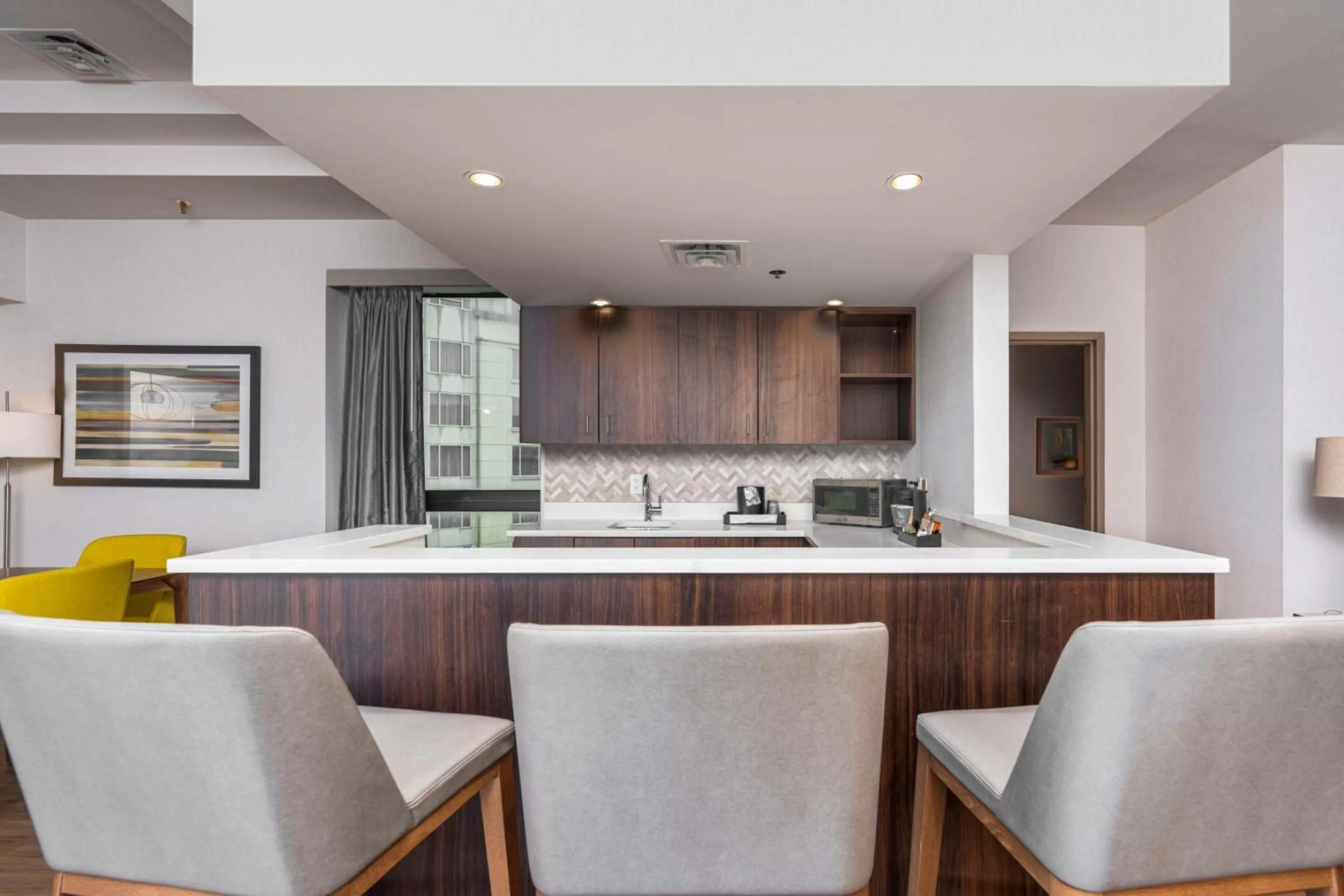 Kitchen or kitchenette in Embassy Suites by Hilton Indianapolis Downtown