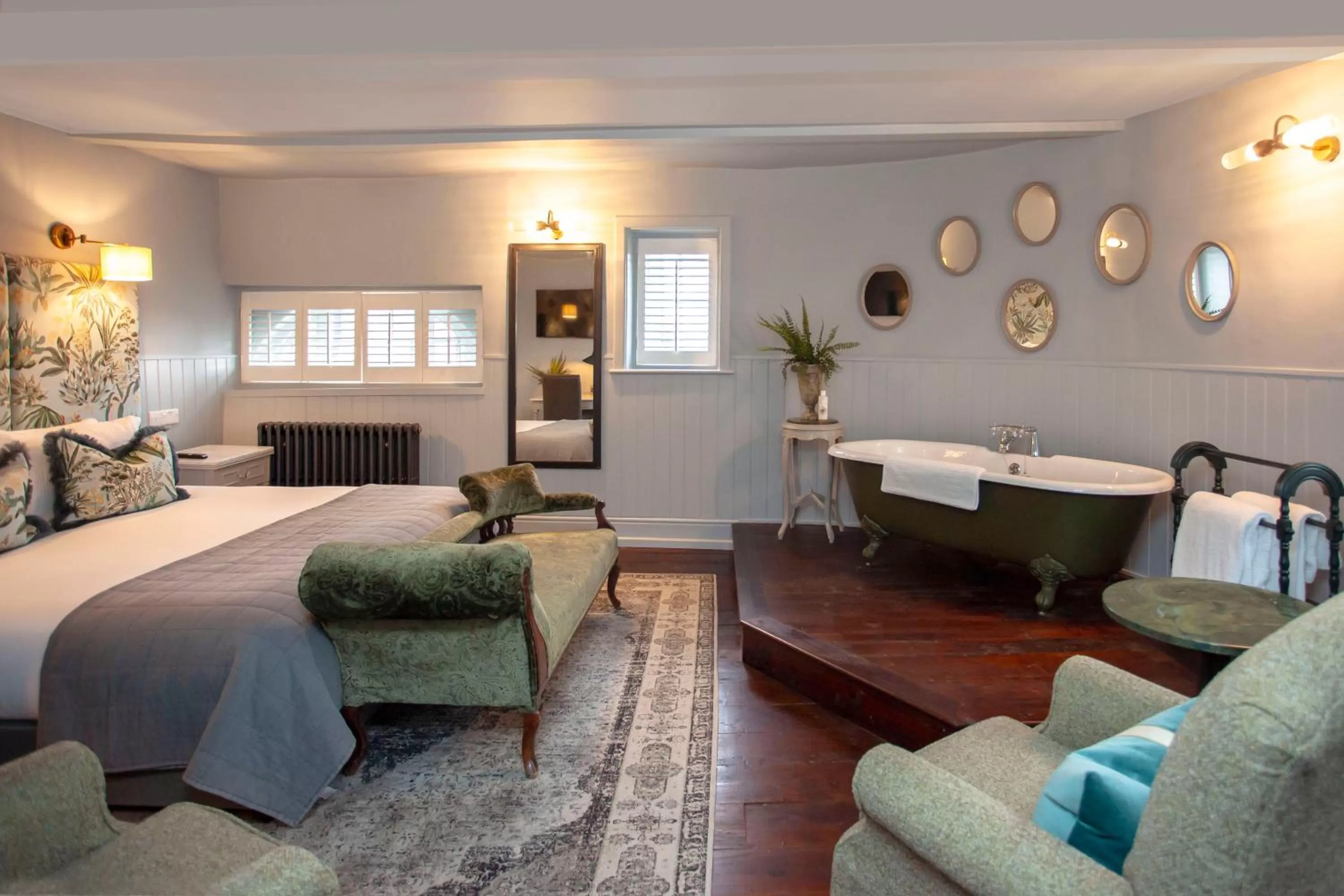 Bedroom in The King's Arms