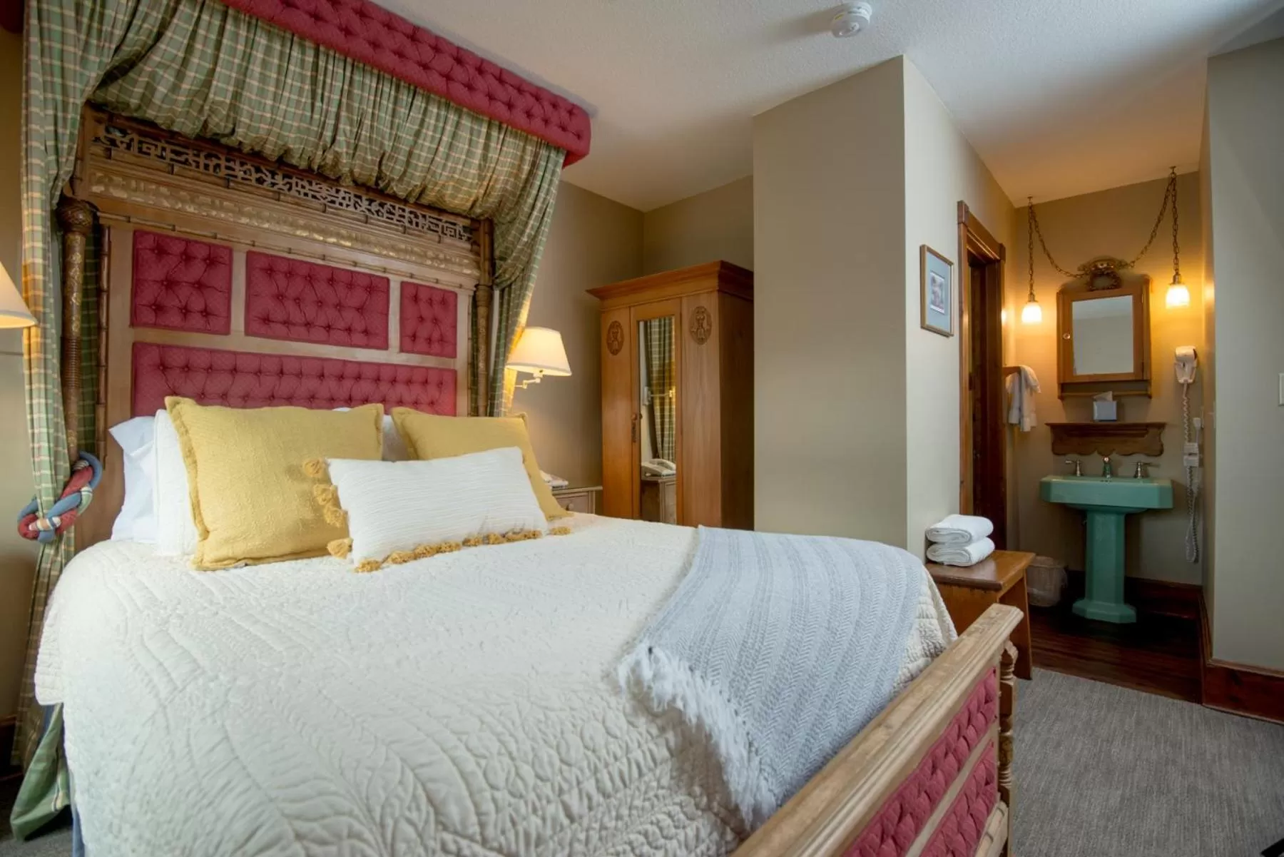 Inn at Cedar Crossing