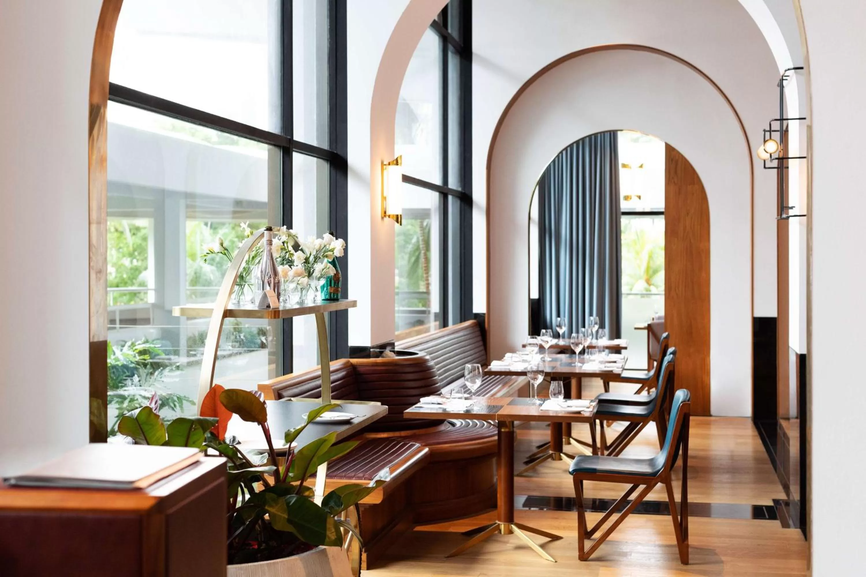 Restaurant/places to eat in Shangri-La Singapore