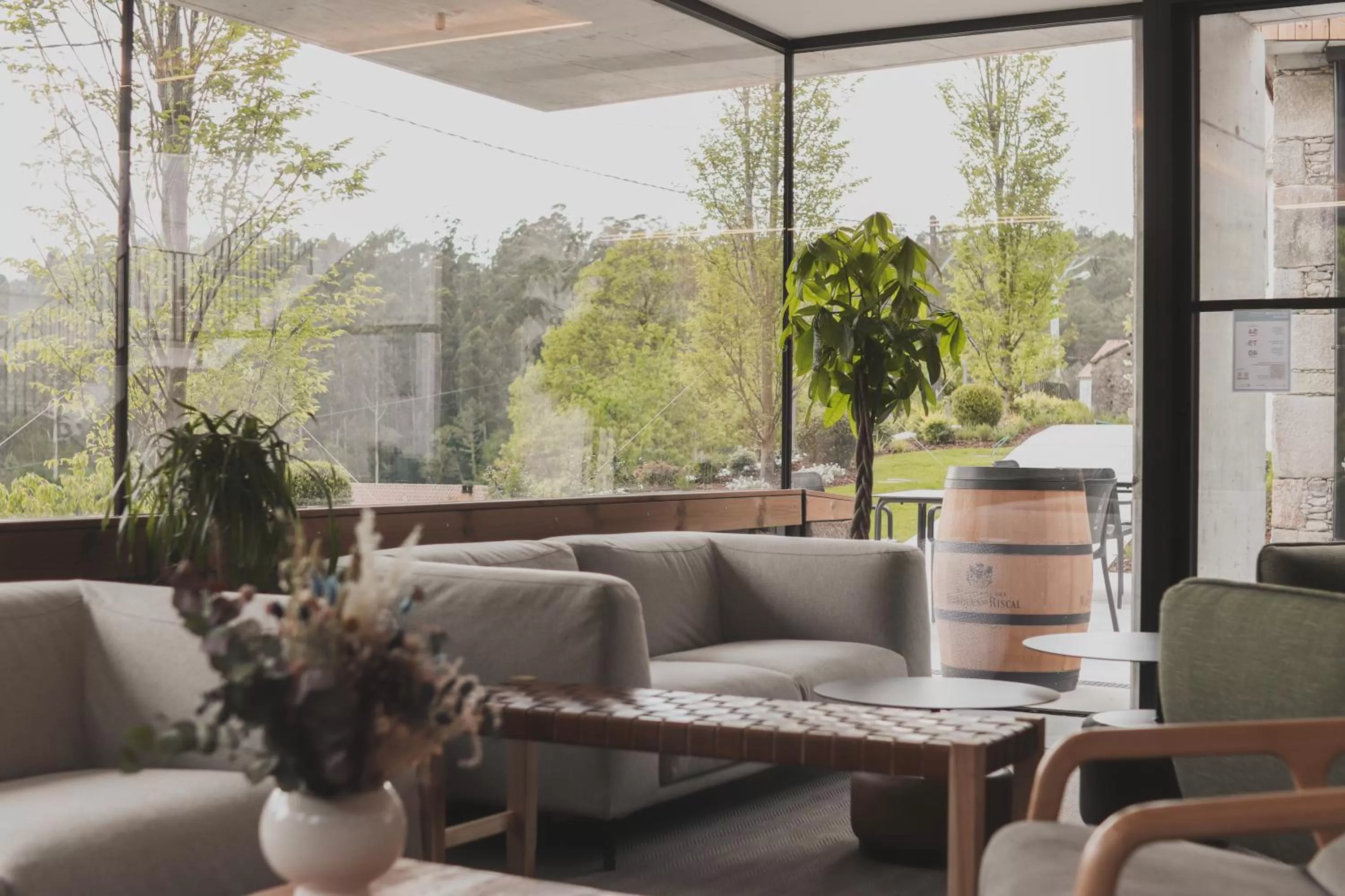 Lobby or reception in Atmos Hotel Boutique