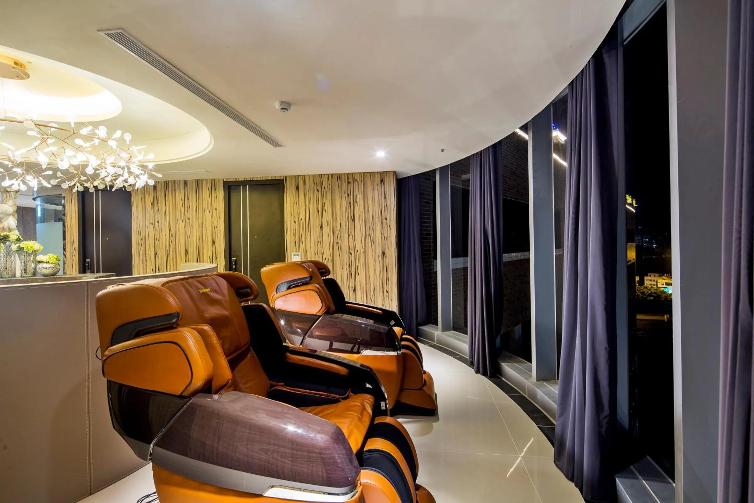 Fitness centre/facilities in The HO Hotel