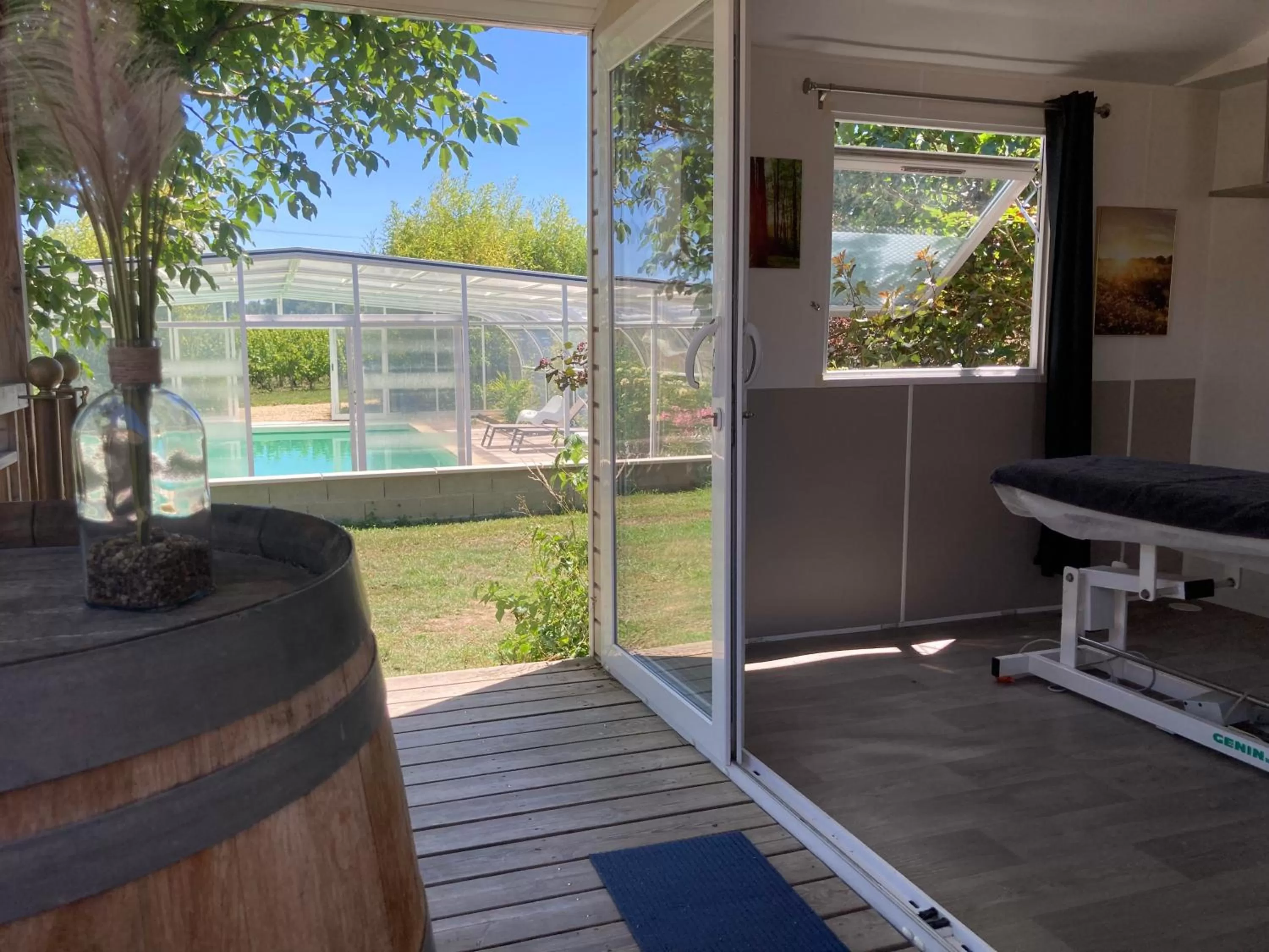 Massage in Les Pierres D'aurèle Chambres d'Hôtes