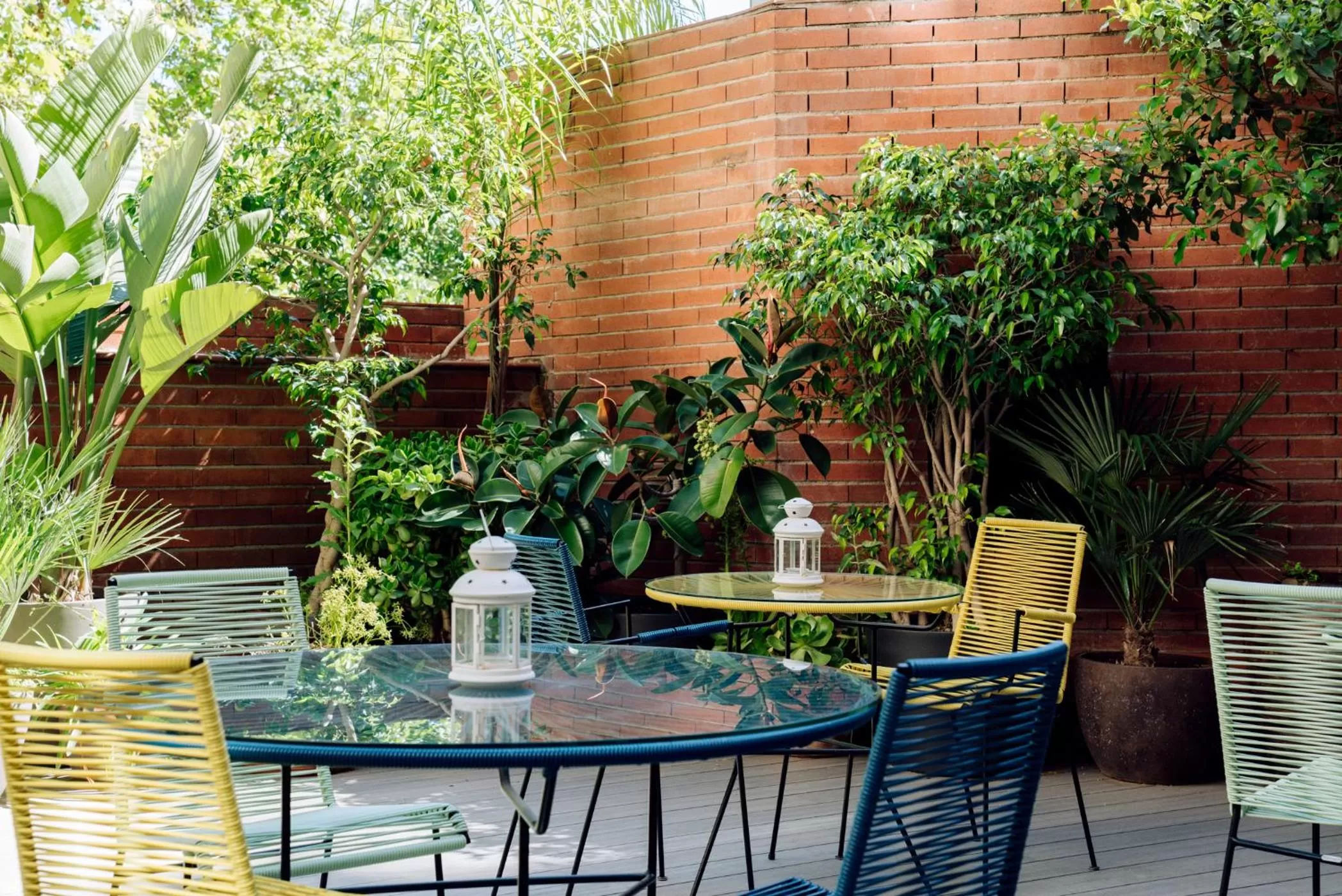 Patio in Chic & Basic Velvet