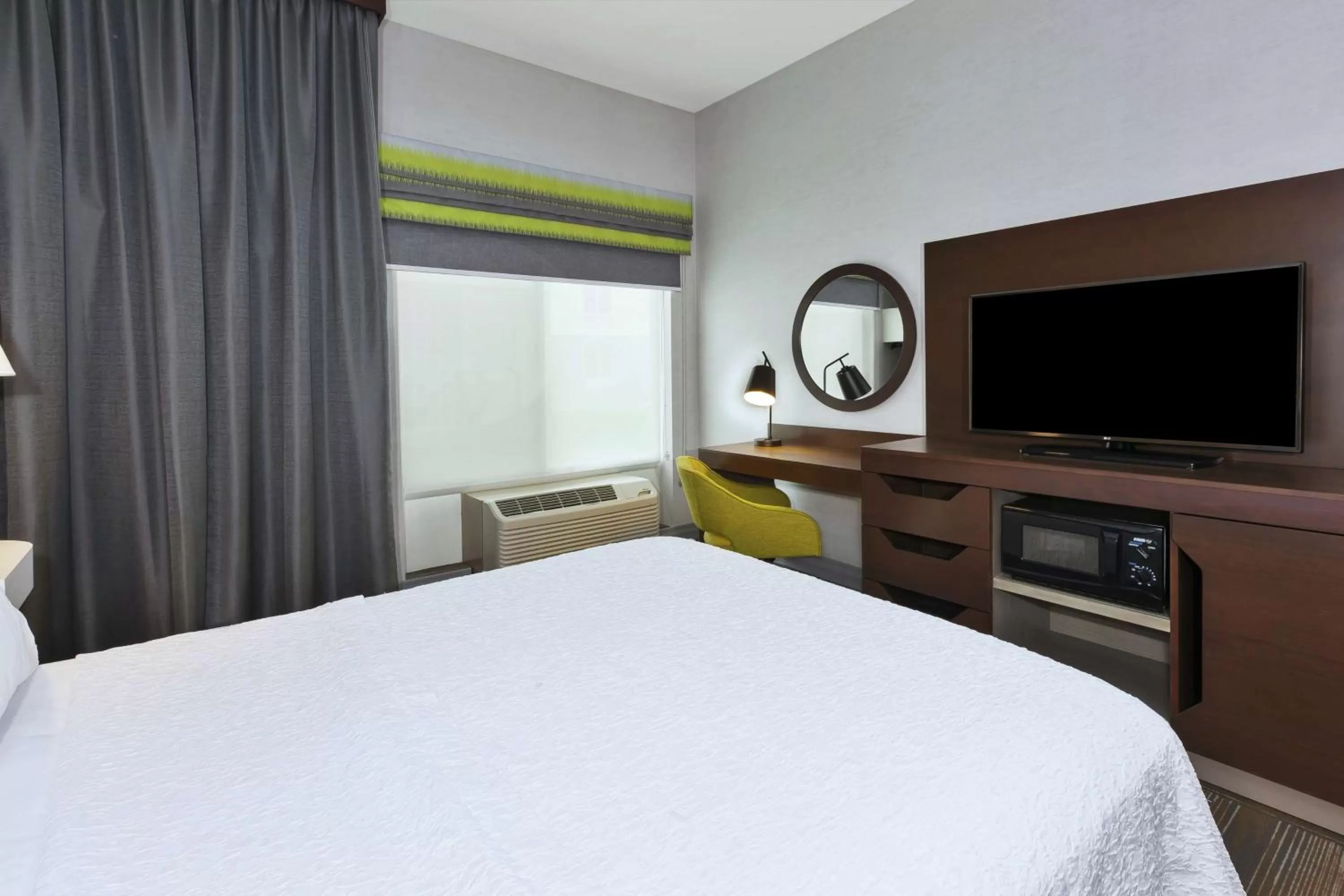 Bedroom in Hampton Inn Idaho Falls