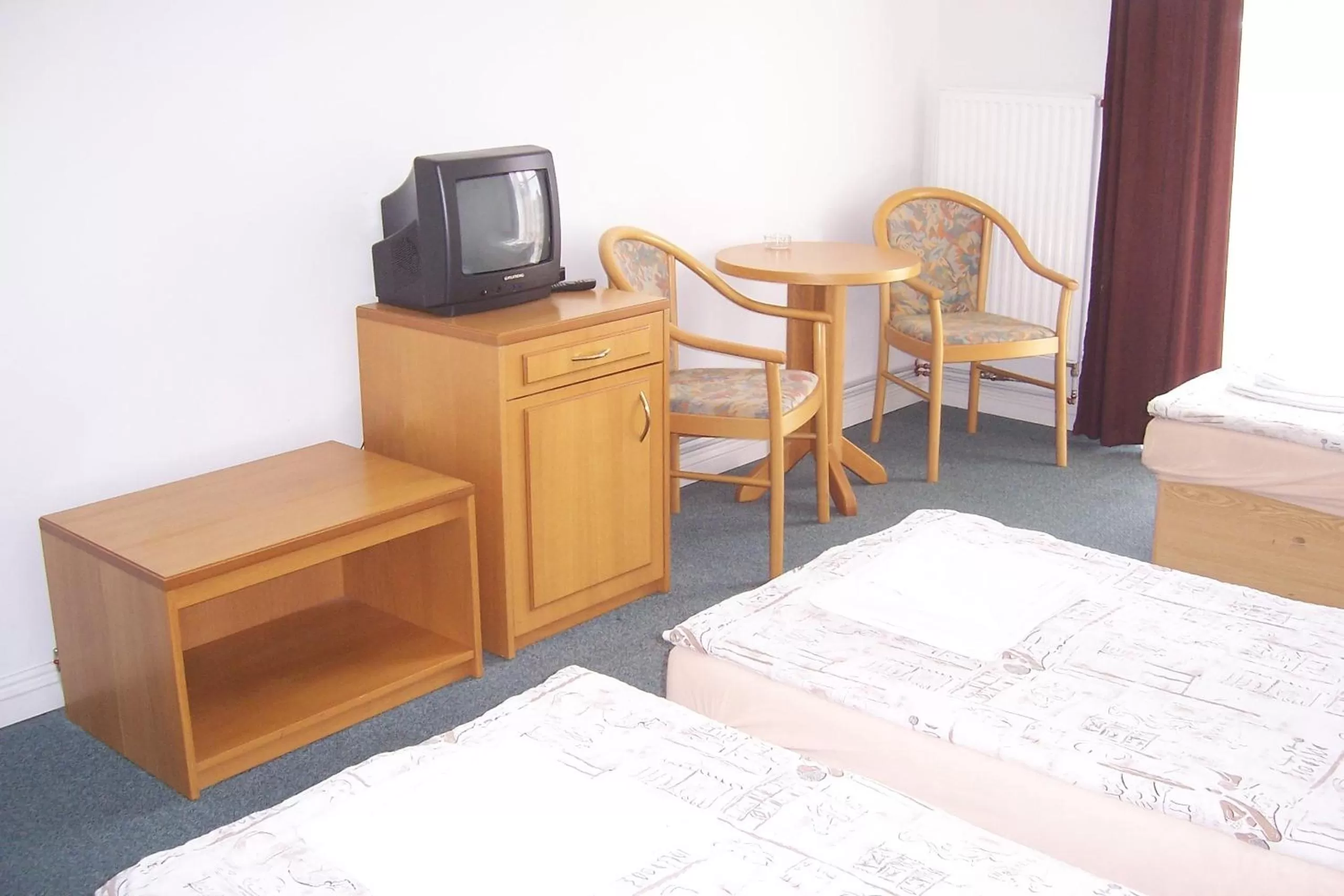 TV and multimedia, TV/Entertainment Center in Hotel Sloup