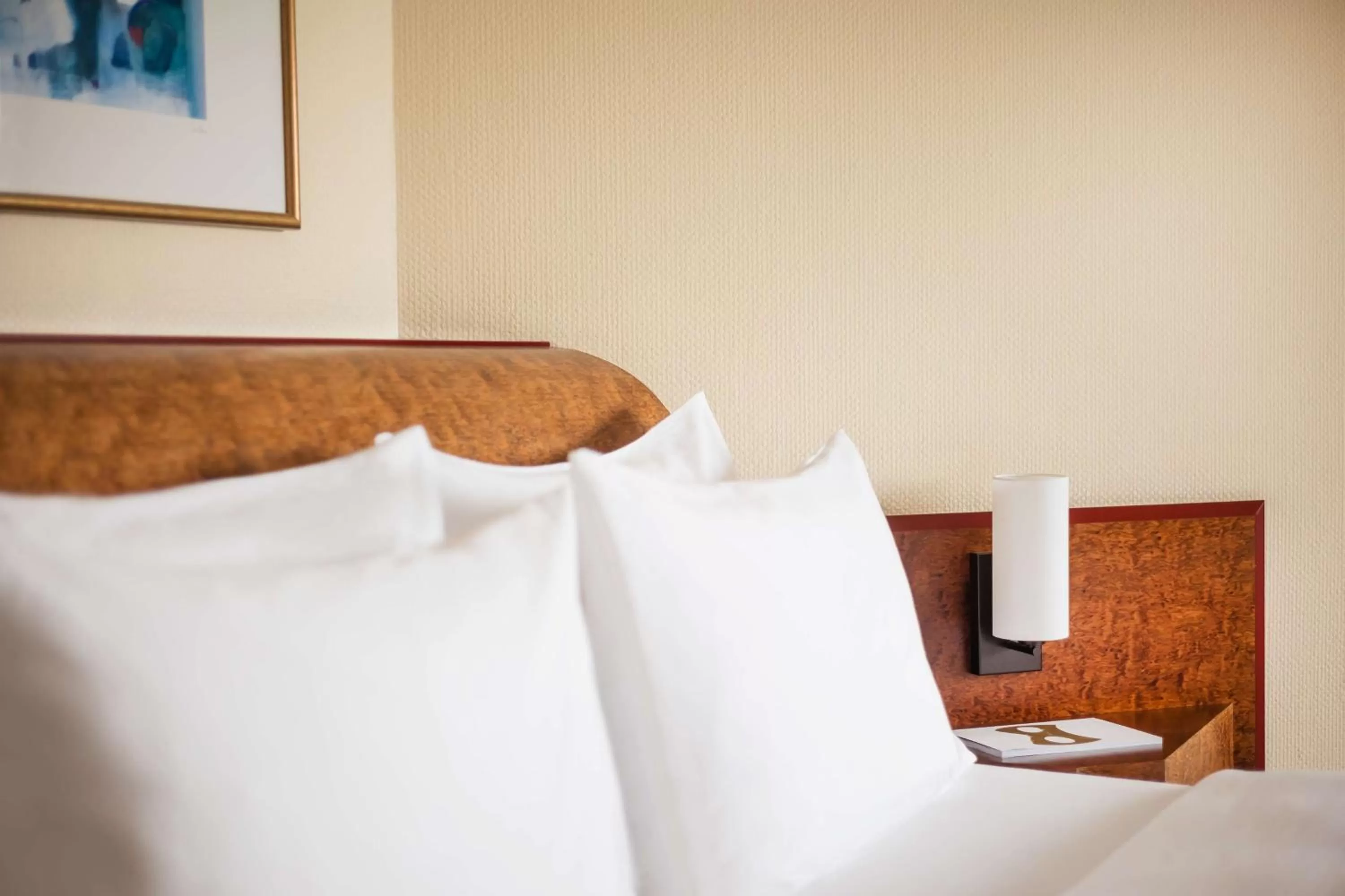 Bedroom, Bed in Lindner Hotel Dusseldorf Seestern, part of JdV by Hyatt