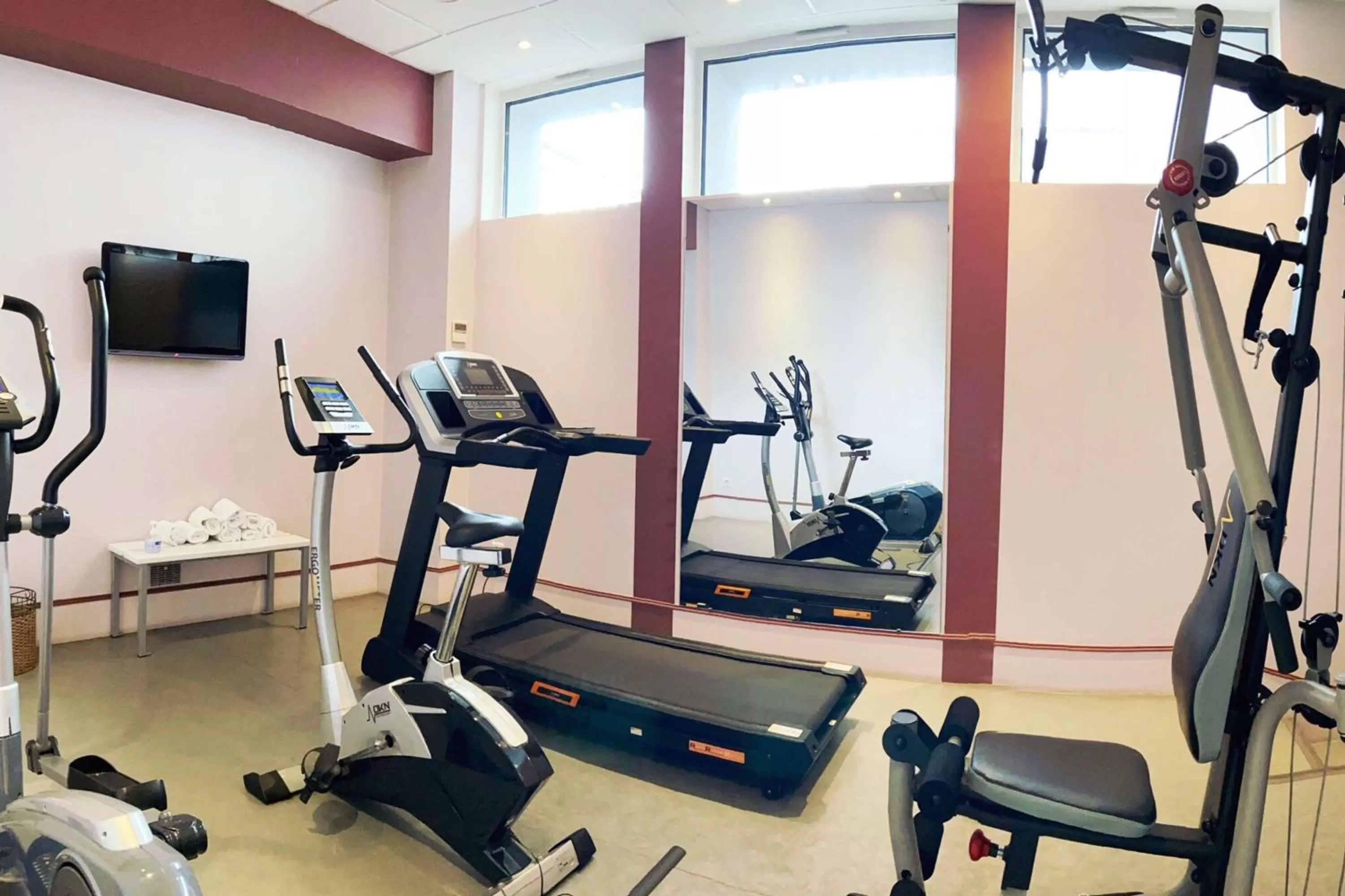 Fitness centre/facilities in Best Western Plus Richelieu