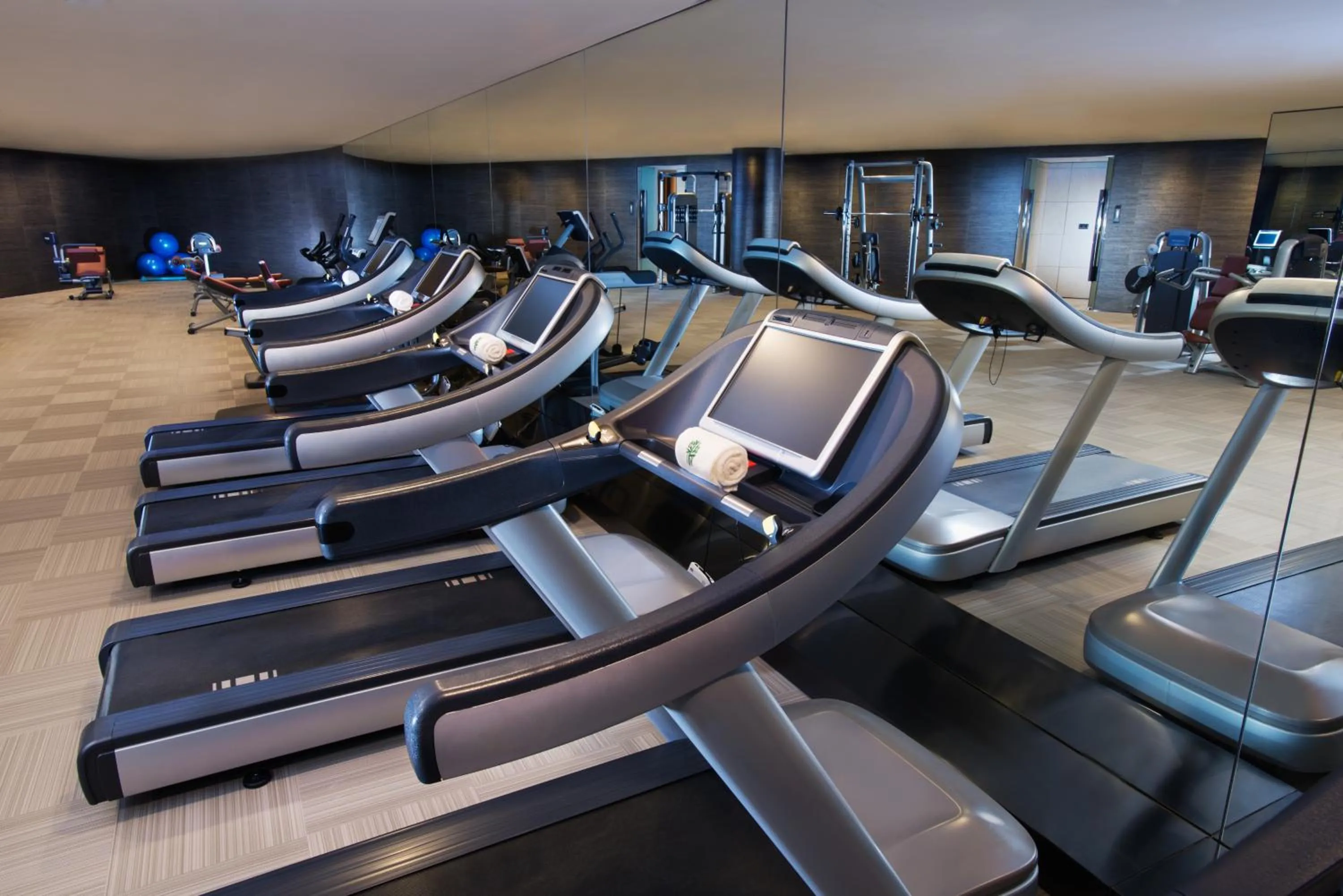 Fitness centre/facilities in Banyantree Shanghai On the Bund - Tales rooftop bar boasts a jaw-dropping panoramic vista