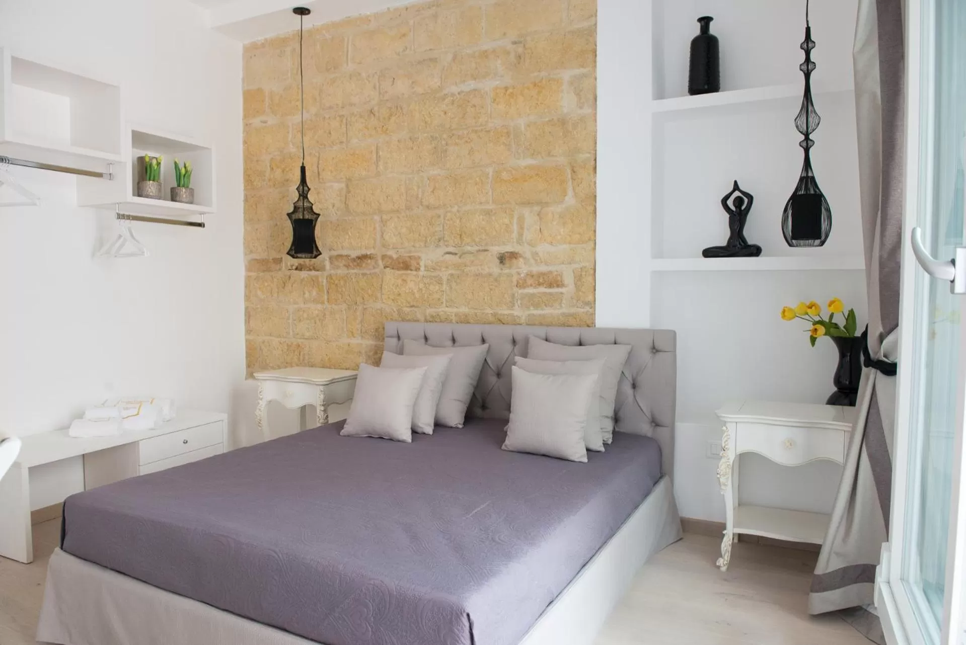 Bed in Mare Versus Luxury Suites