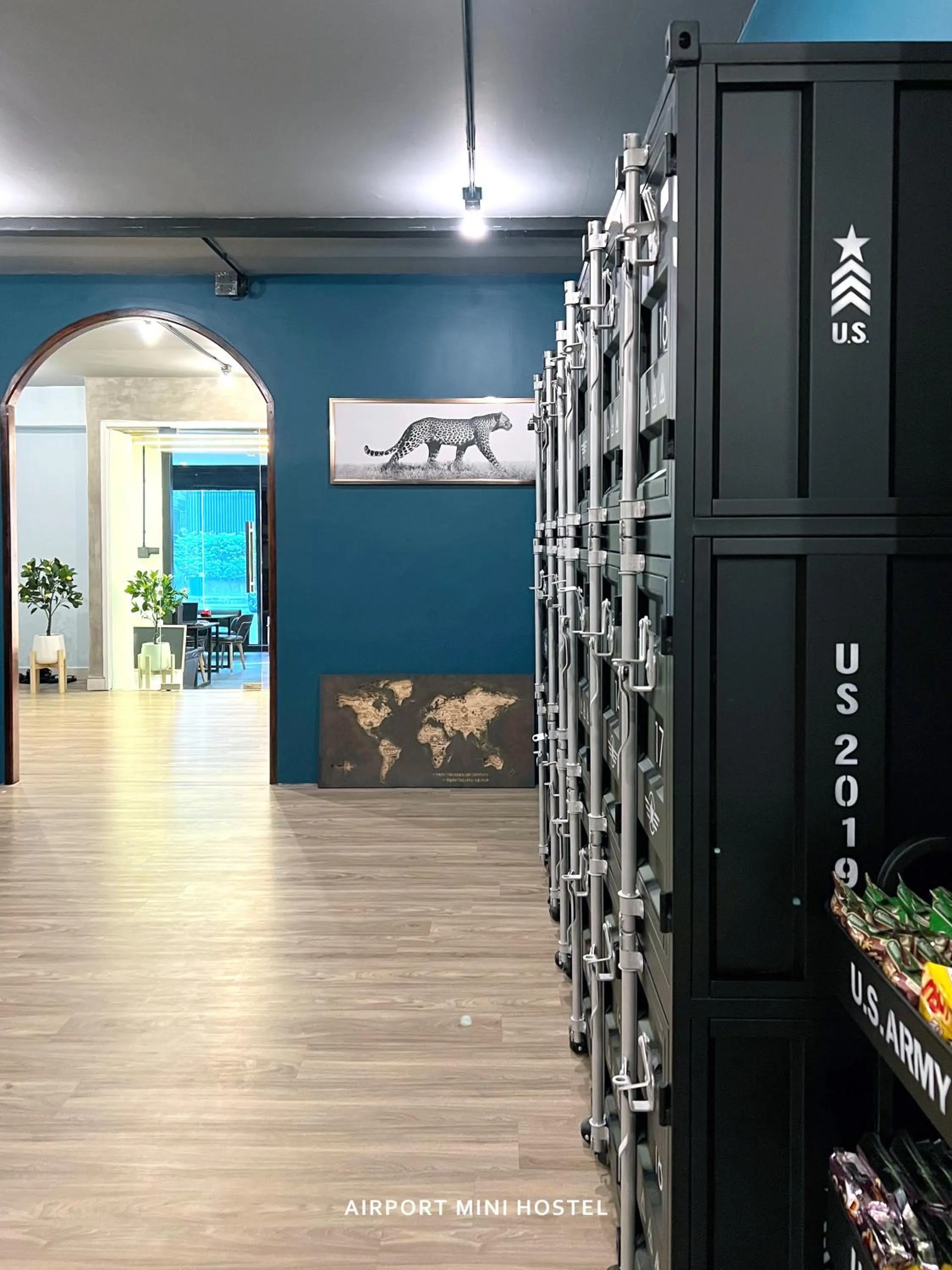 microwave in Airport Mini Hostel at Don Muang Airport