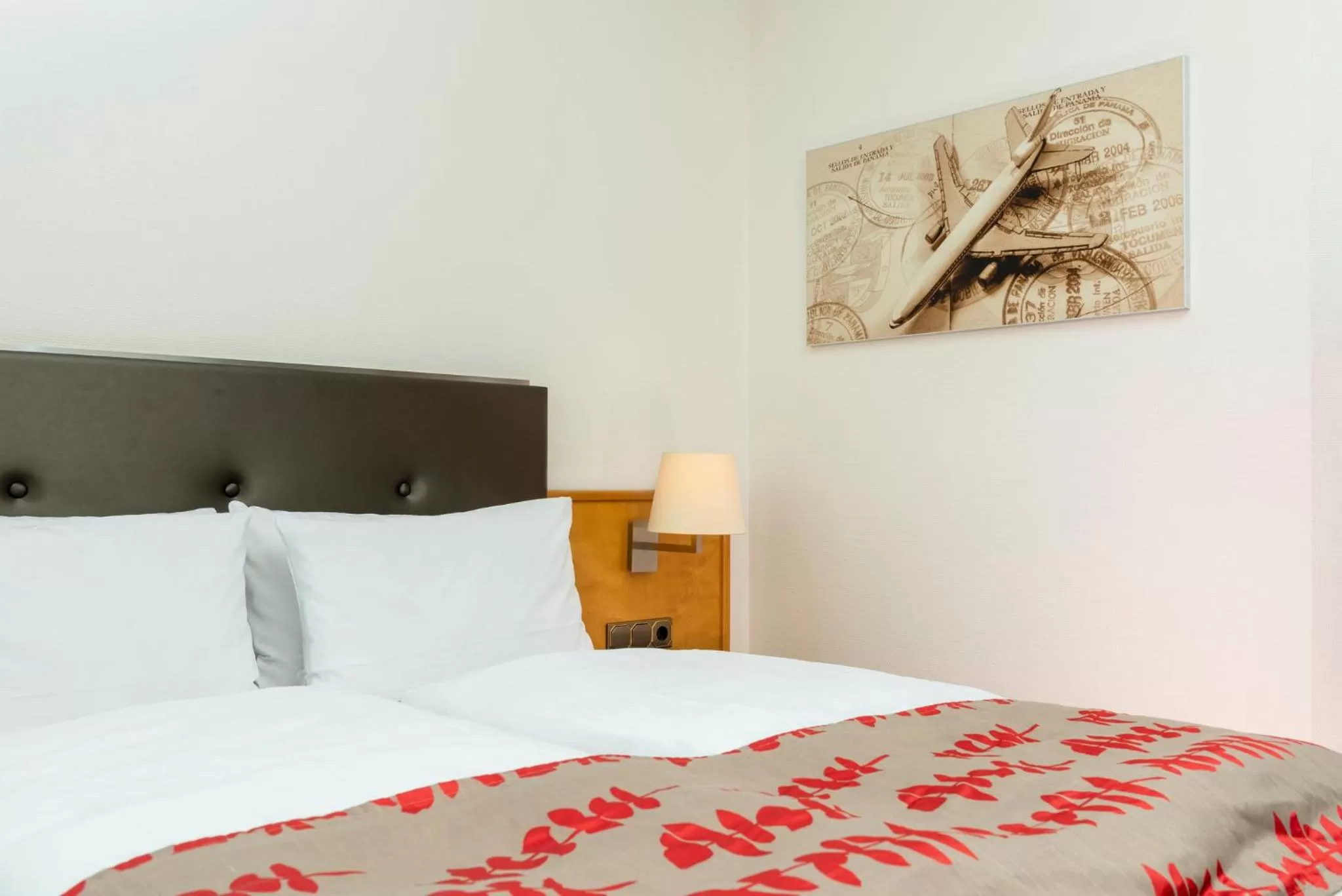 Photo of the whole room, Bed in Holiday Inn Frankfurt Airport - Neu-Isenburg by IHG