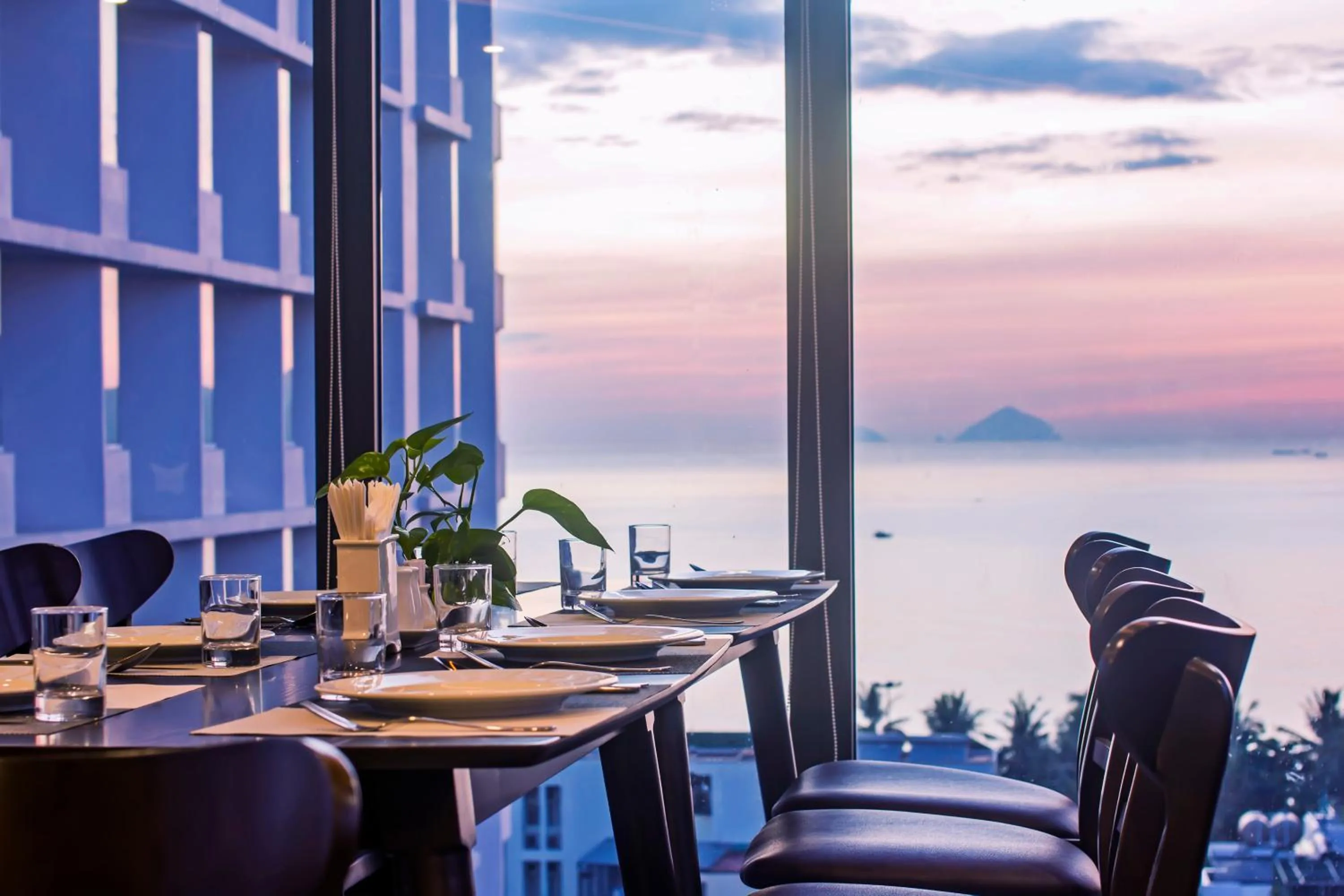 Restaurant/places to eat in Golden Nha Trang Hotel