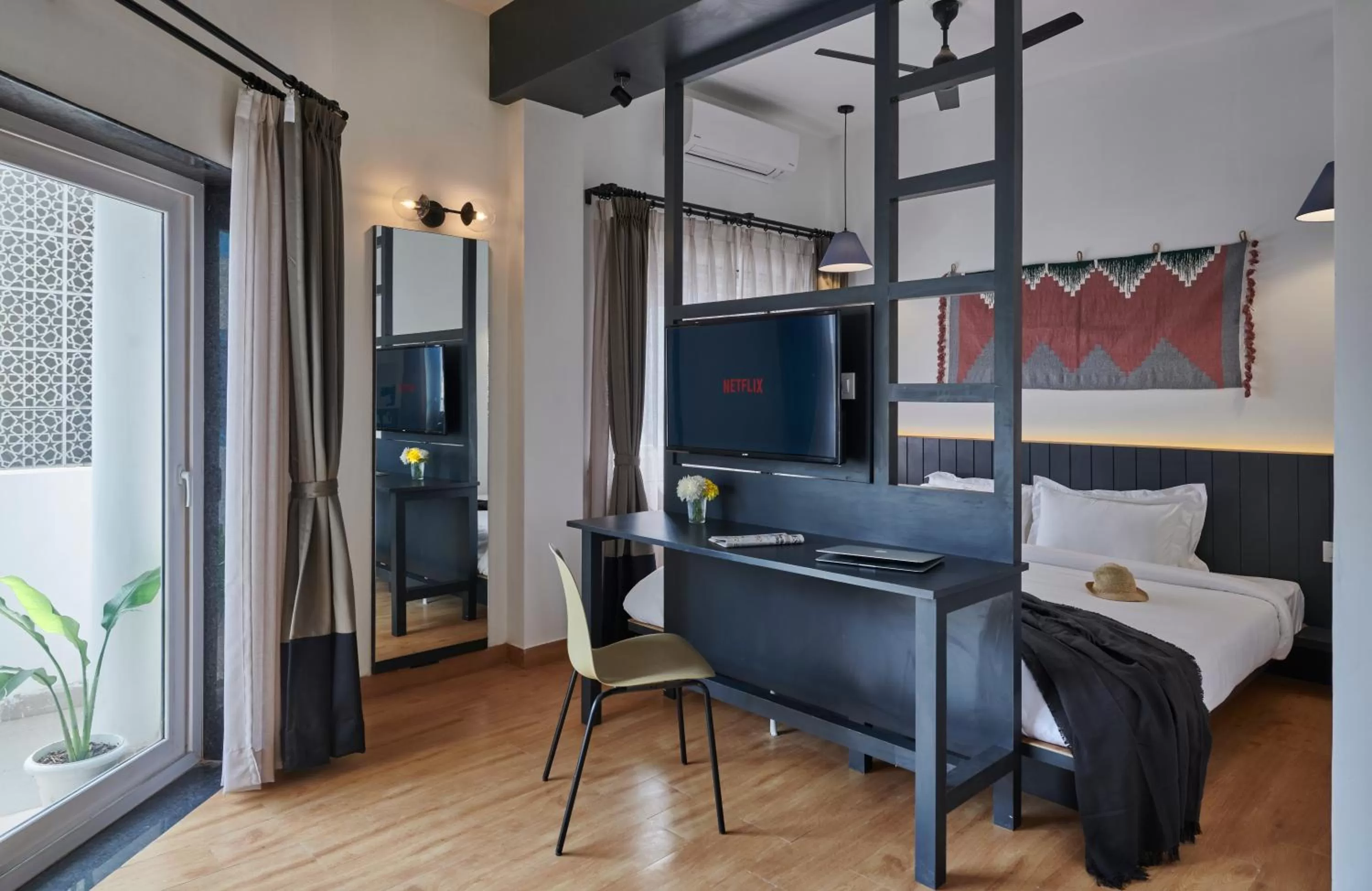 TV and multimedia, TV/Entertainment Center in Poshtel VNS