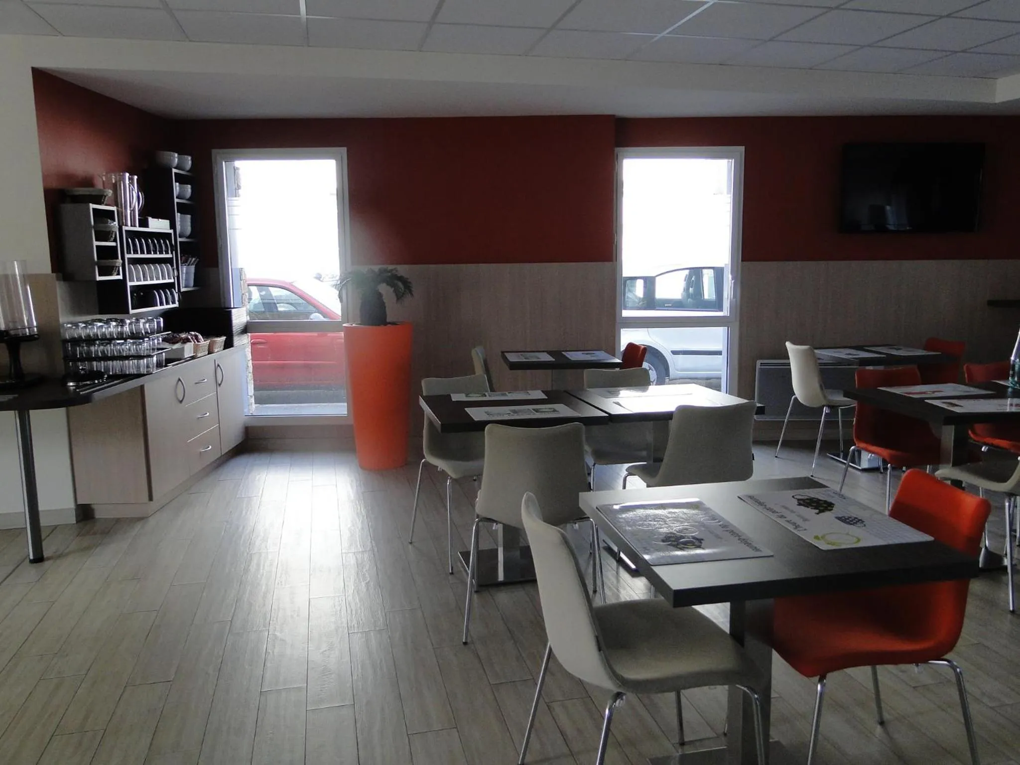 Restaurant/places to eat in The Originals Access, Hôtel Cholet Gare
