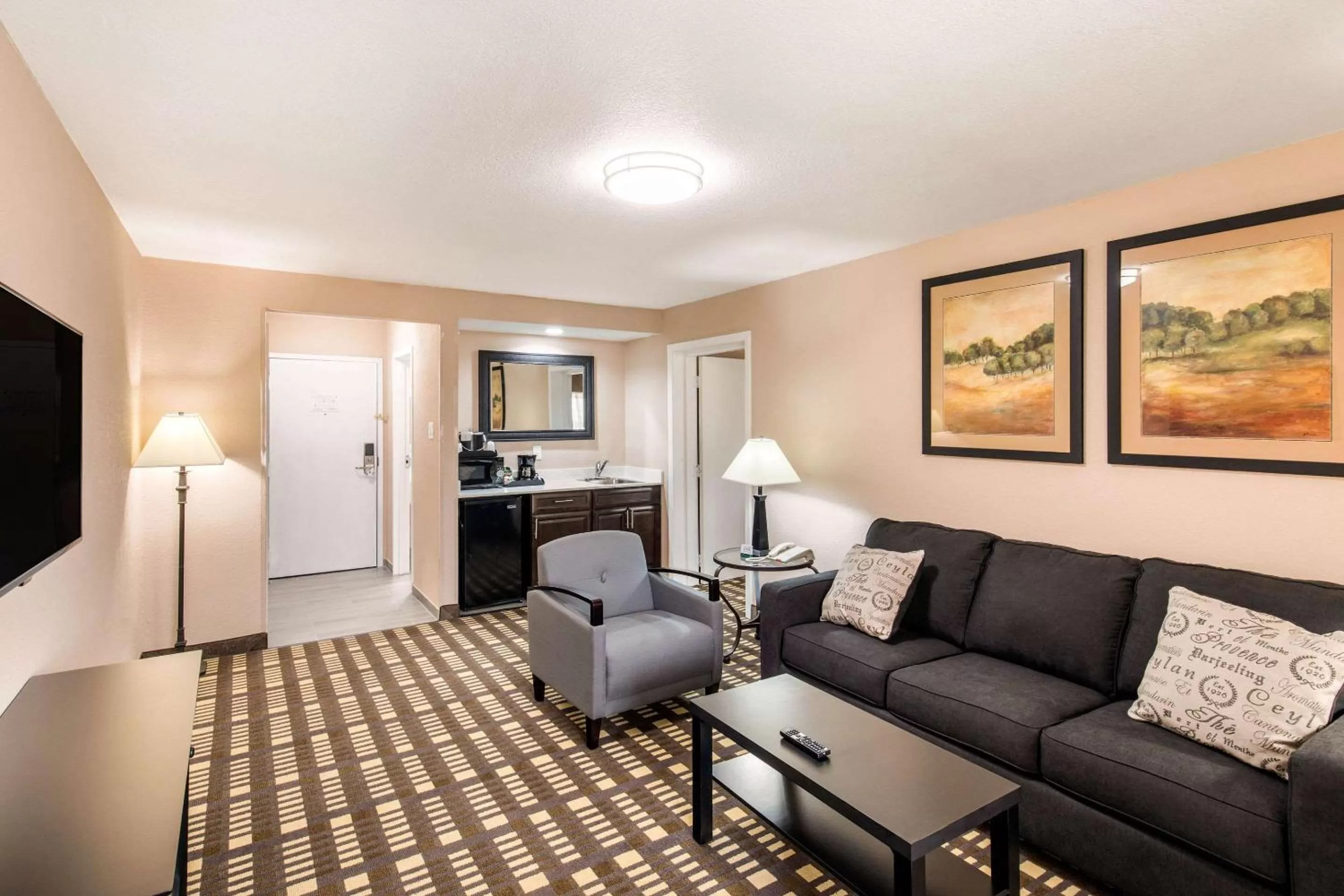 Photo of the whole room in Quality Inn & Suites Plano