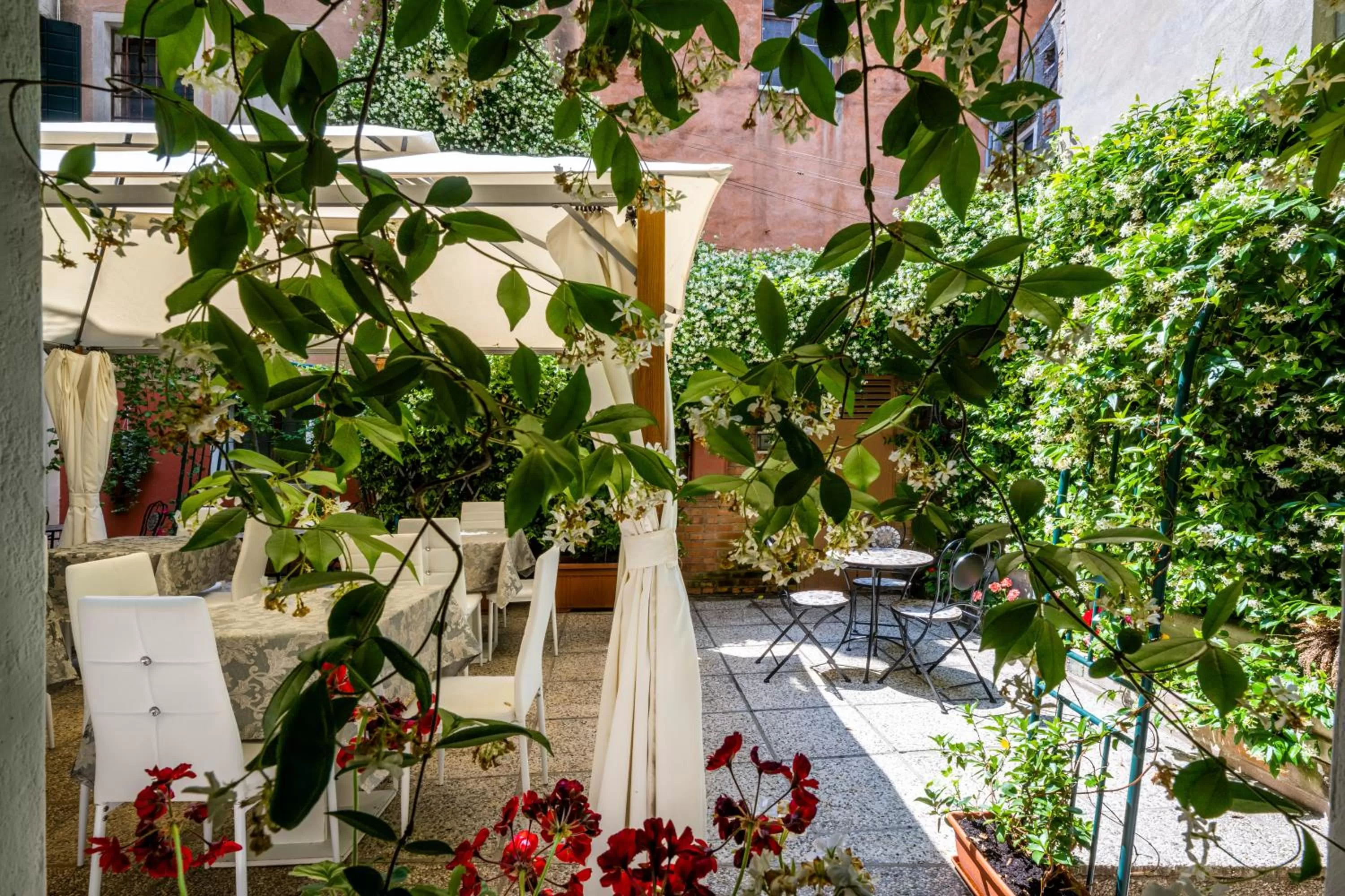 Garden view in Hotel Apostoli Garden