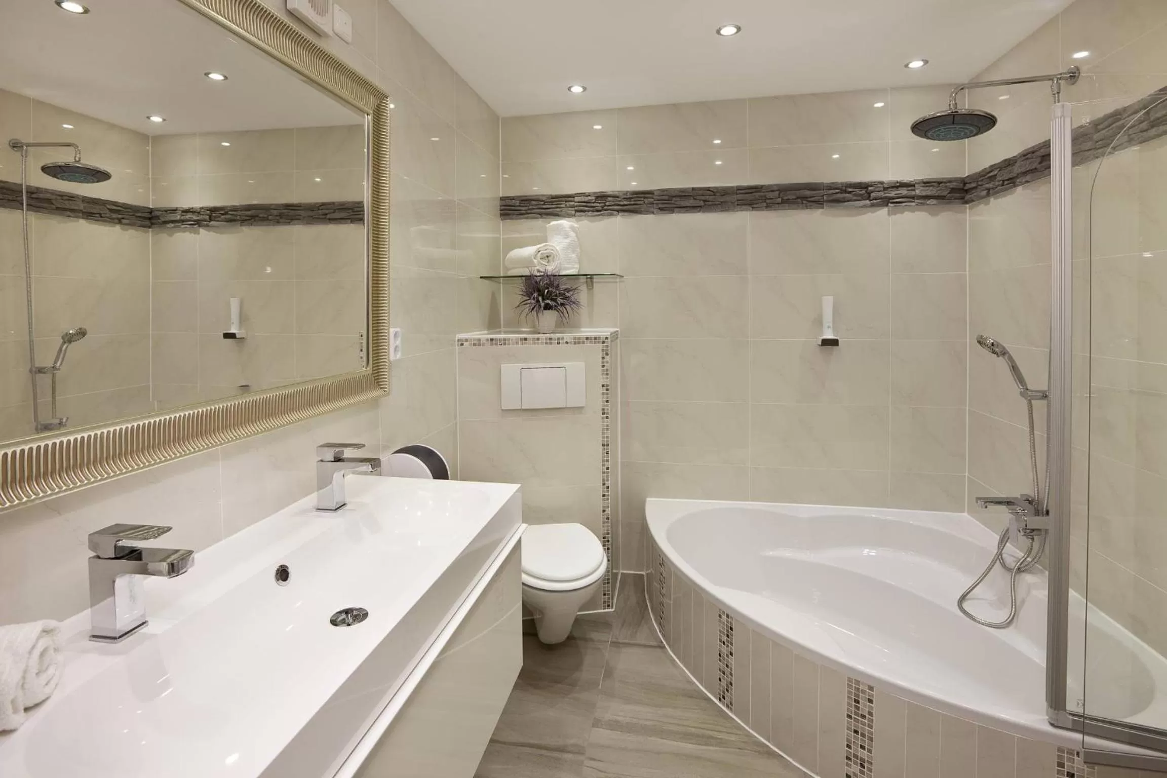 Bathroom in City Apart Hotel Füssen