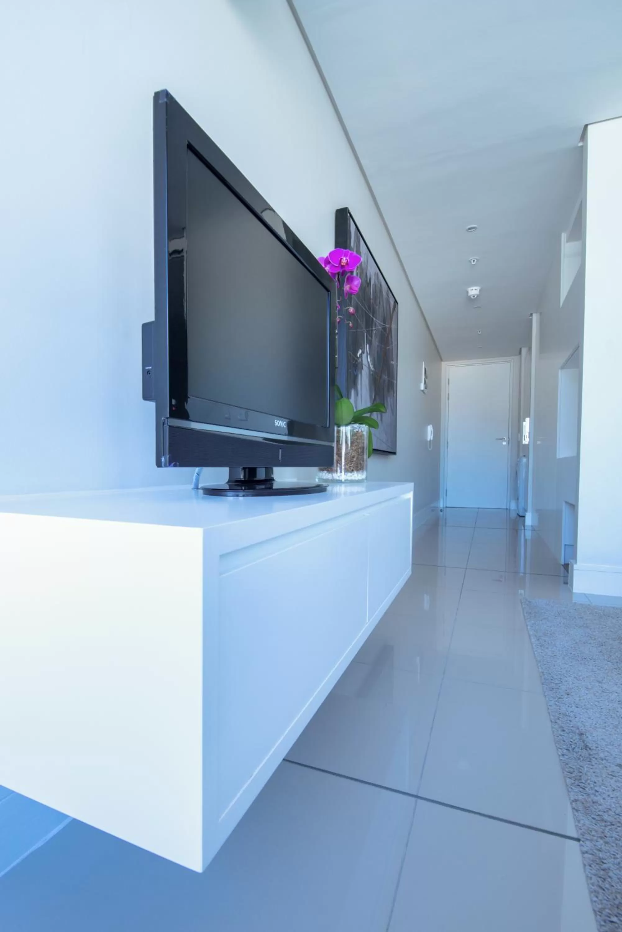 TV and multimedia in The Capital Mirage