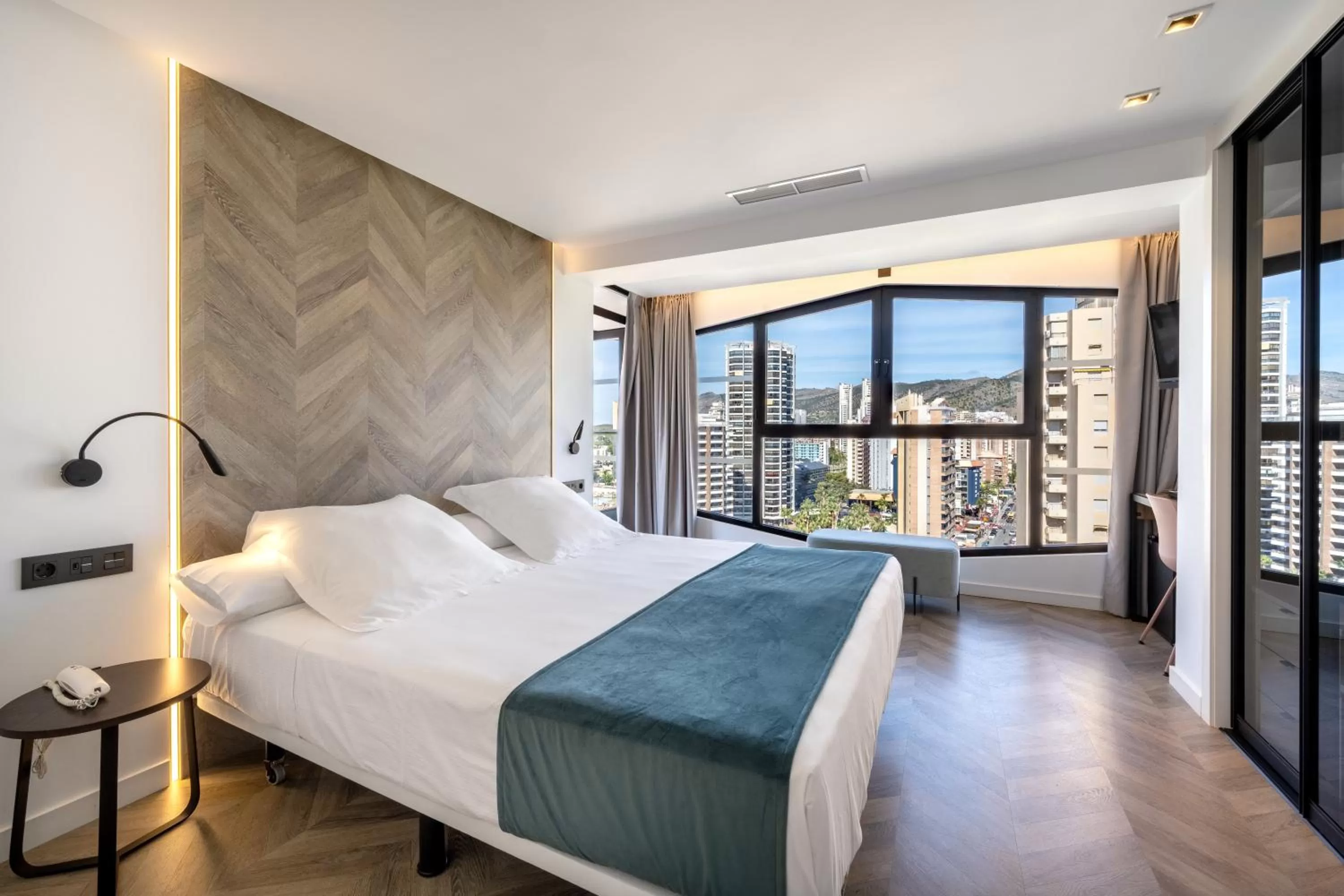 Photo of the whole room, Bed in Climia Belroy 4 Sup