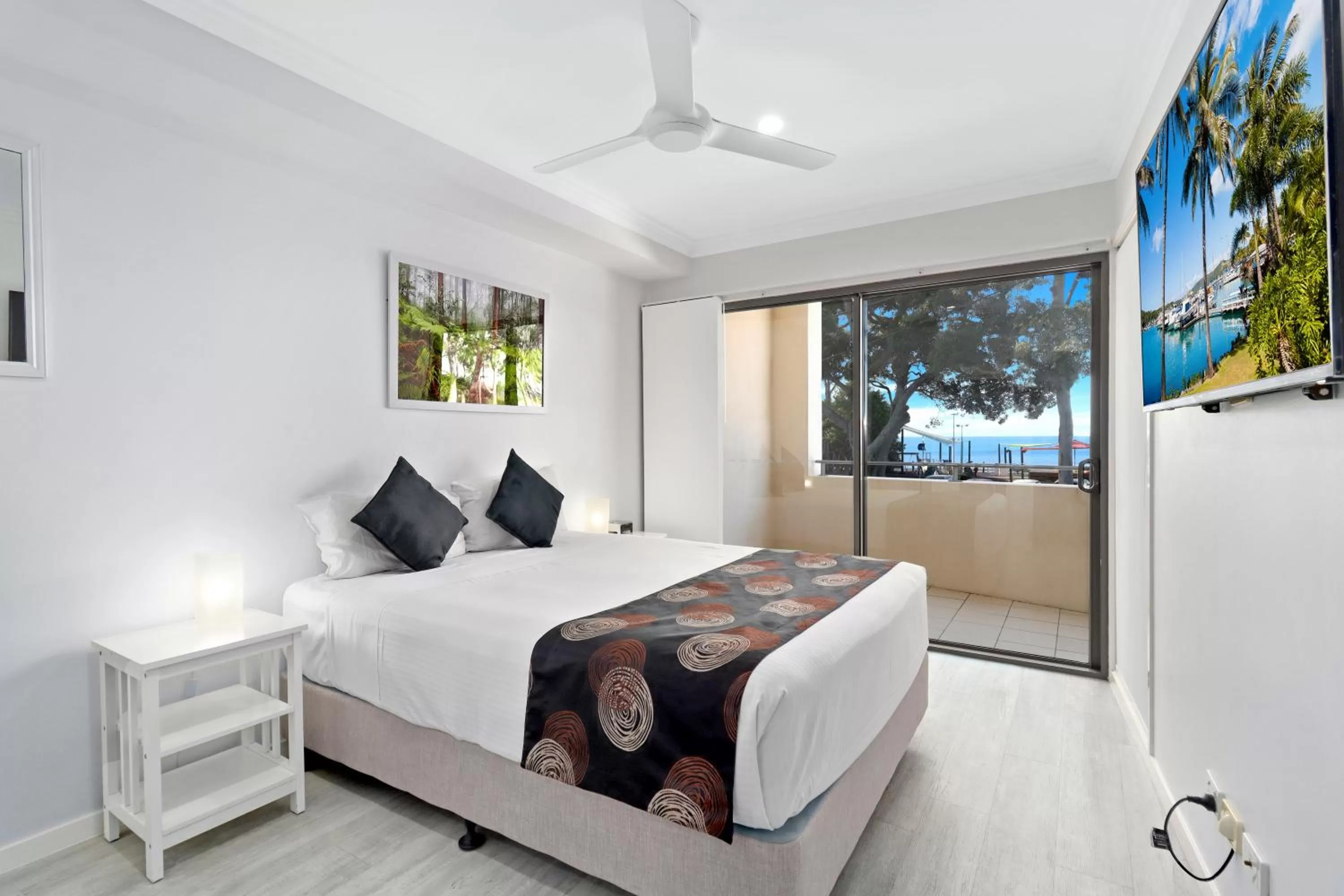 Bed in Eden by the Bay